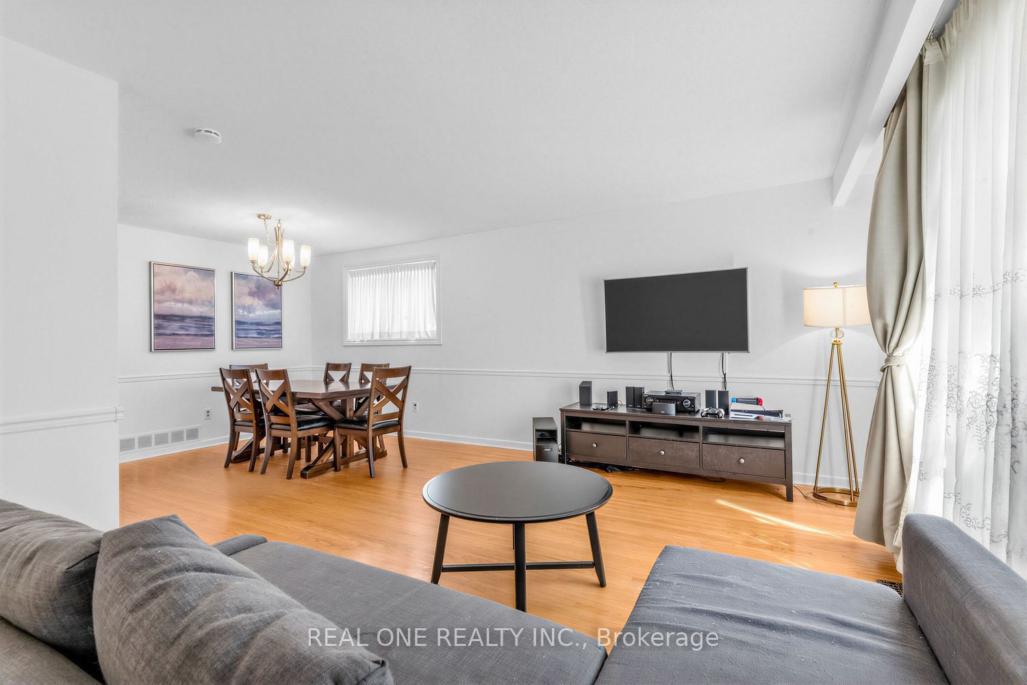 10 Devins Drive, Aurora, ON L4G 2Z1 photo 3