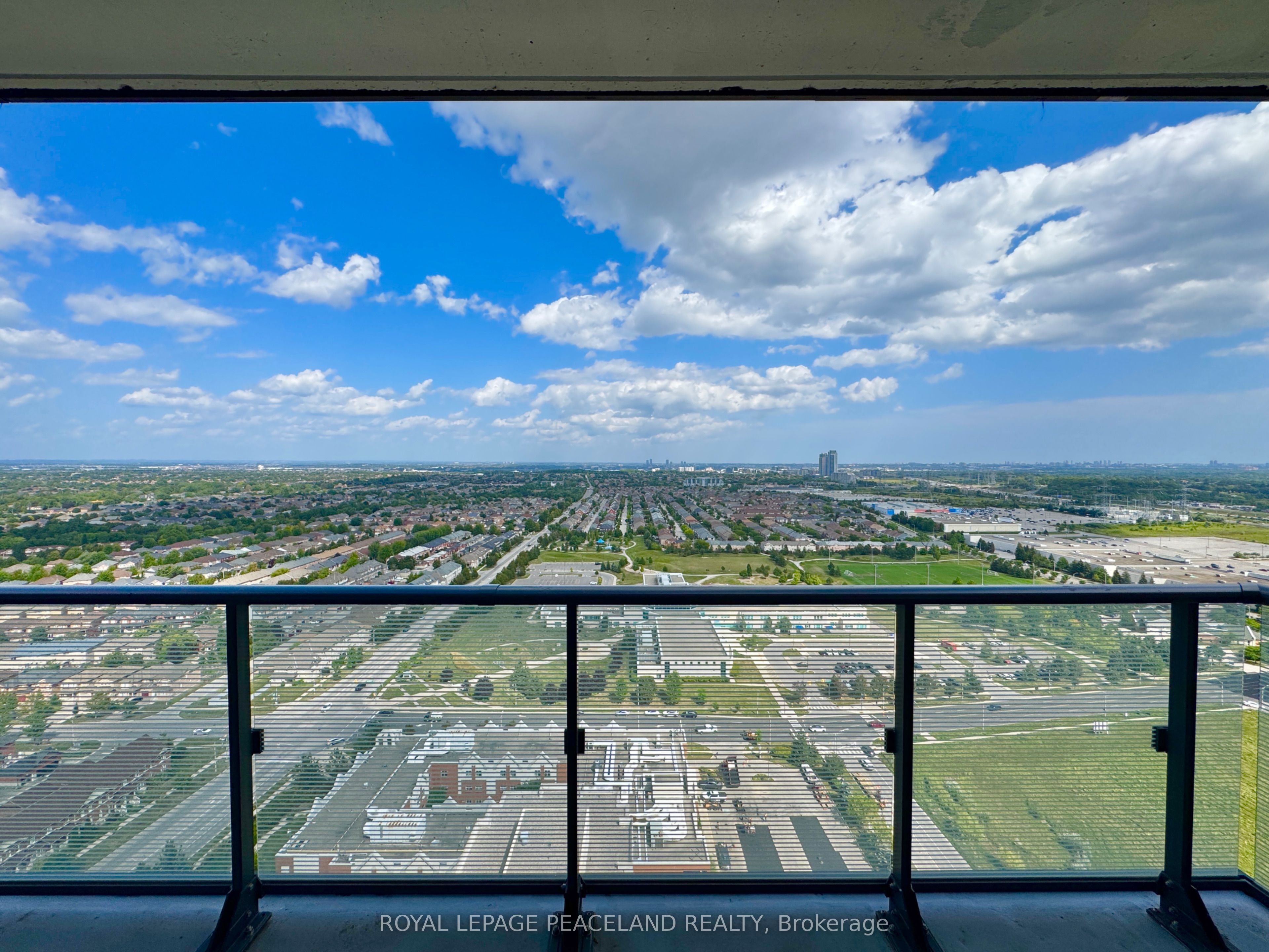 105 Oneida Crescent 2806, Richmond Hill, ON L4B 0H6