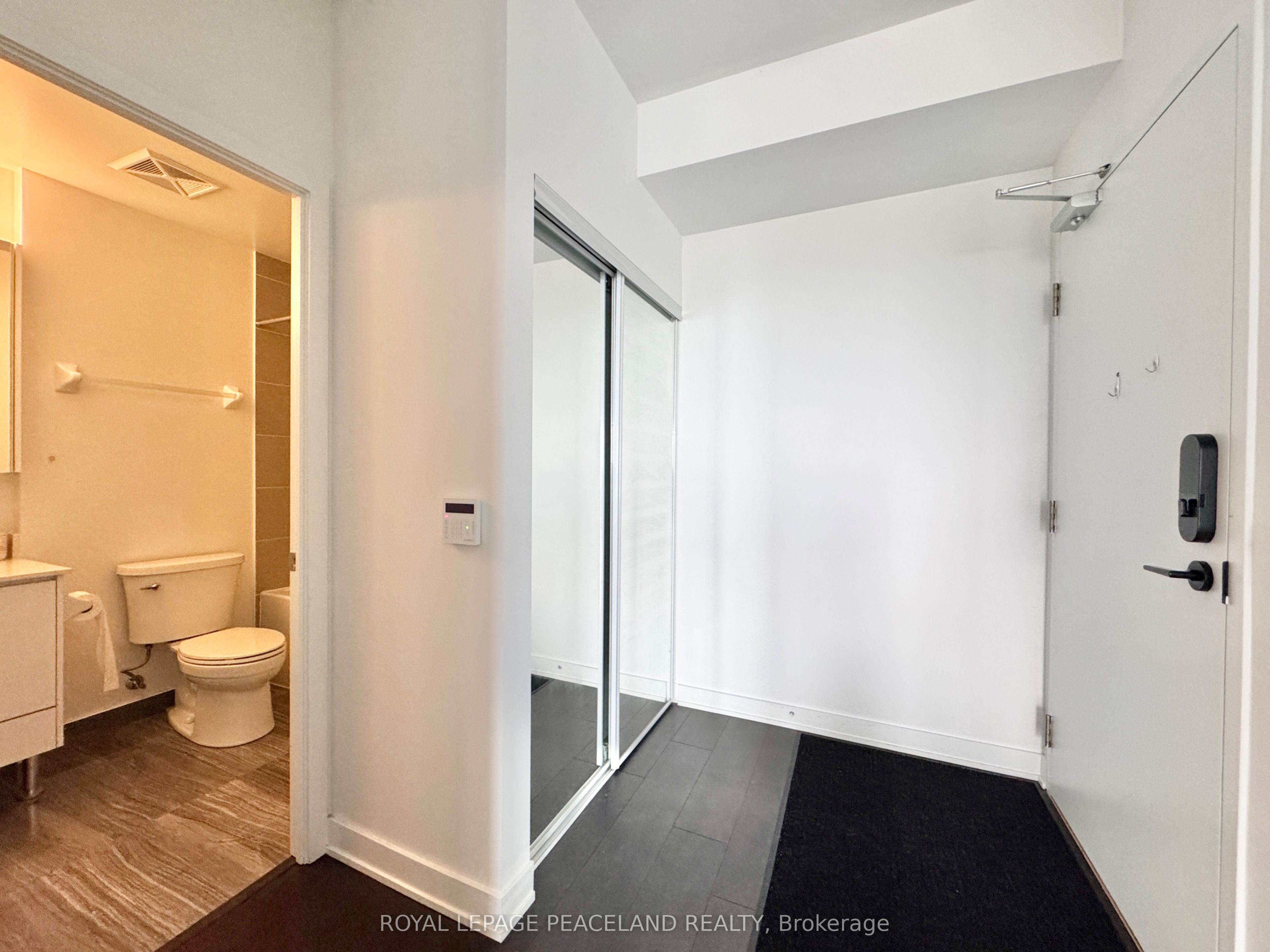 105 Oneida Crescent 2806, Richmond Hill, ON L4B 0H6 photo 4