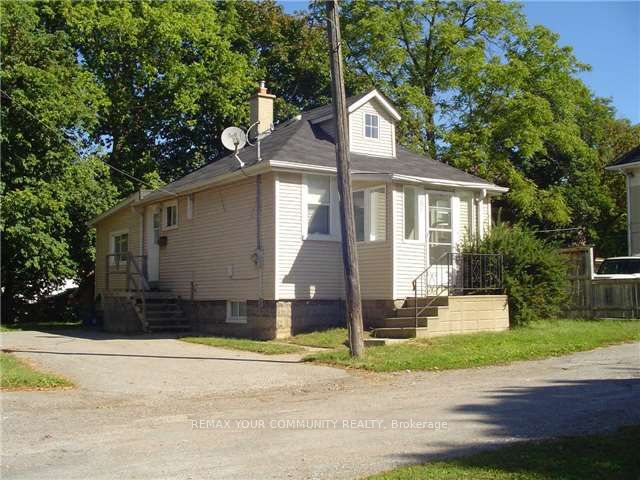 567 Granby Place, Newmarket, ON L3Y 2J6 photo 2
