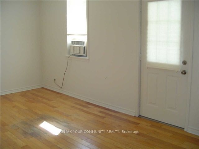 567 Granby Place, Newmarket, ON L3Y 2J6 photo 3