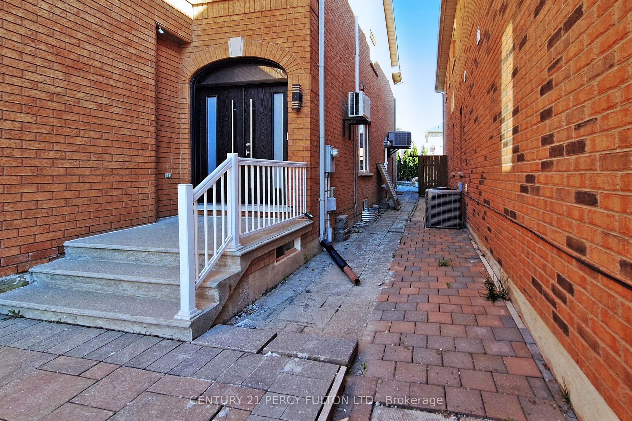 47 Sapphire Drive Bsmt, Richmond Hill, ON L4S 2E5 photo 2