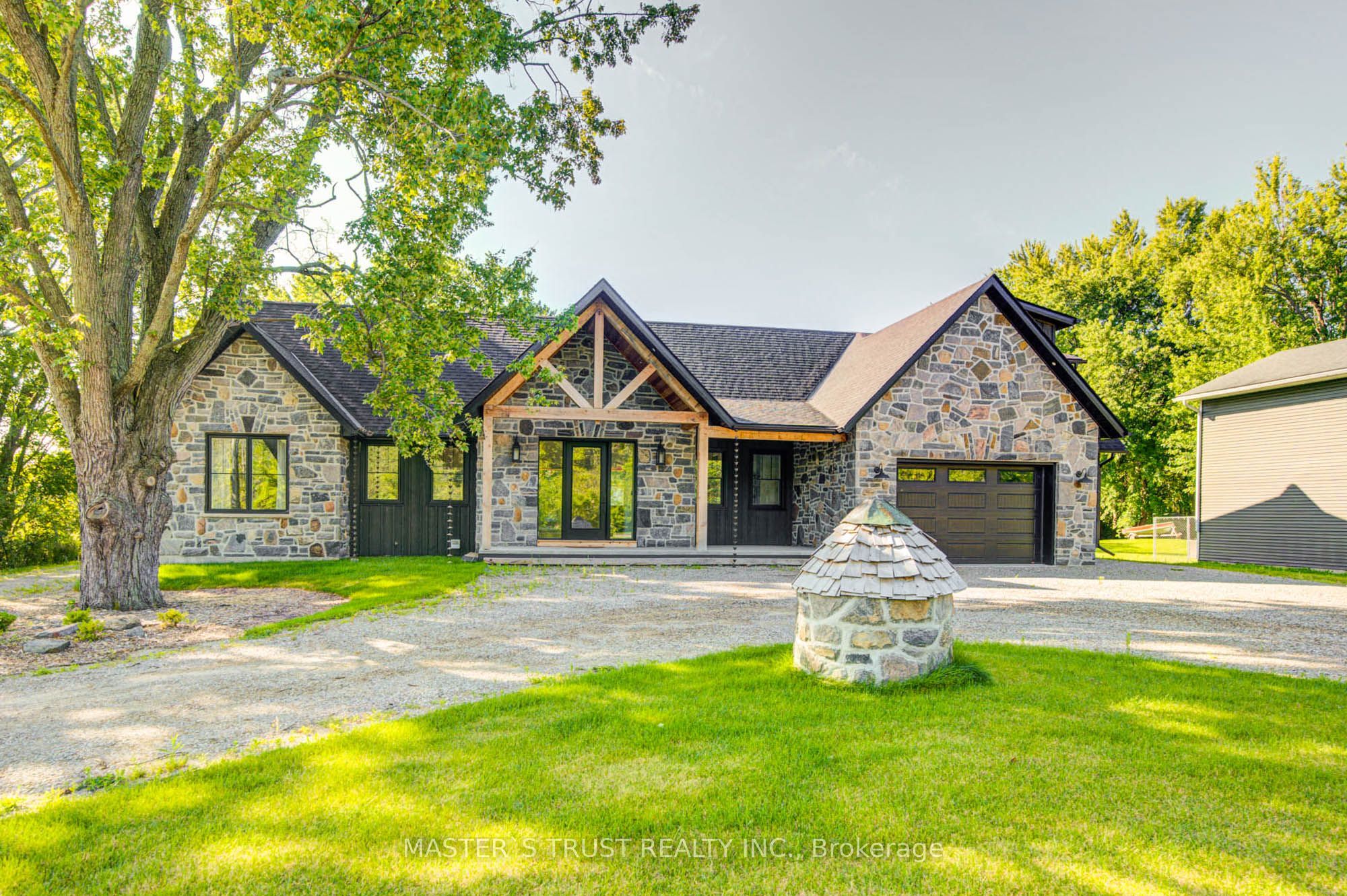 1109 2nd Line, Innisfil, ON L0L 1K0 photo 2