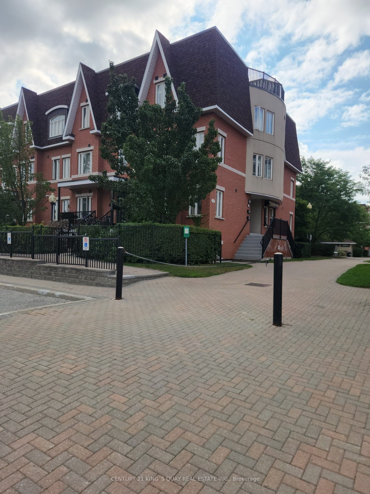 316 John Street 255, Markham, ON L3T 0A7 photo 2
