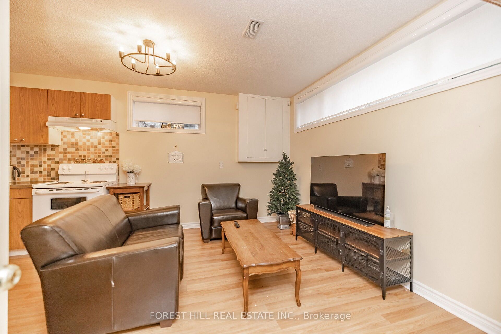 69 Oxford Street, Richmond Hill, ON L4C 4L6 photo 3