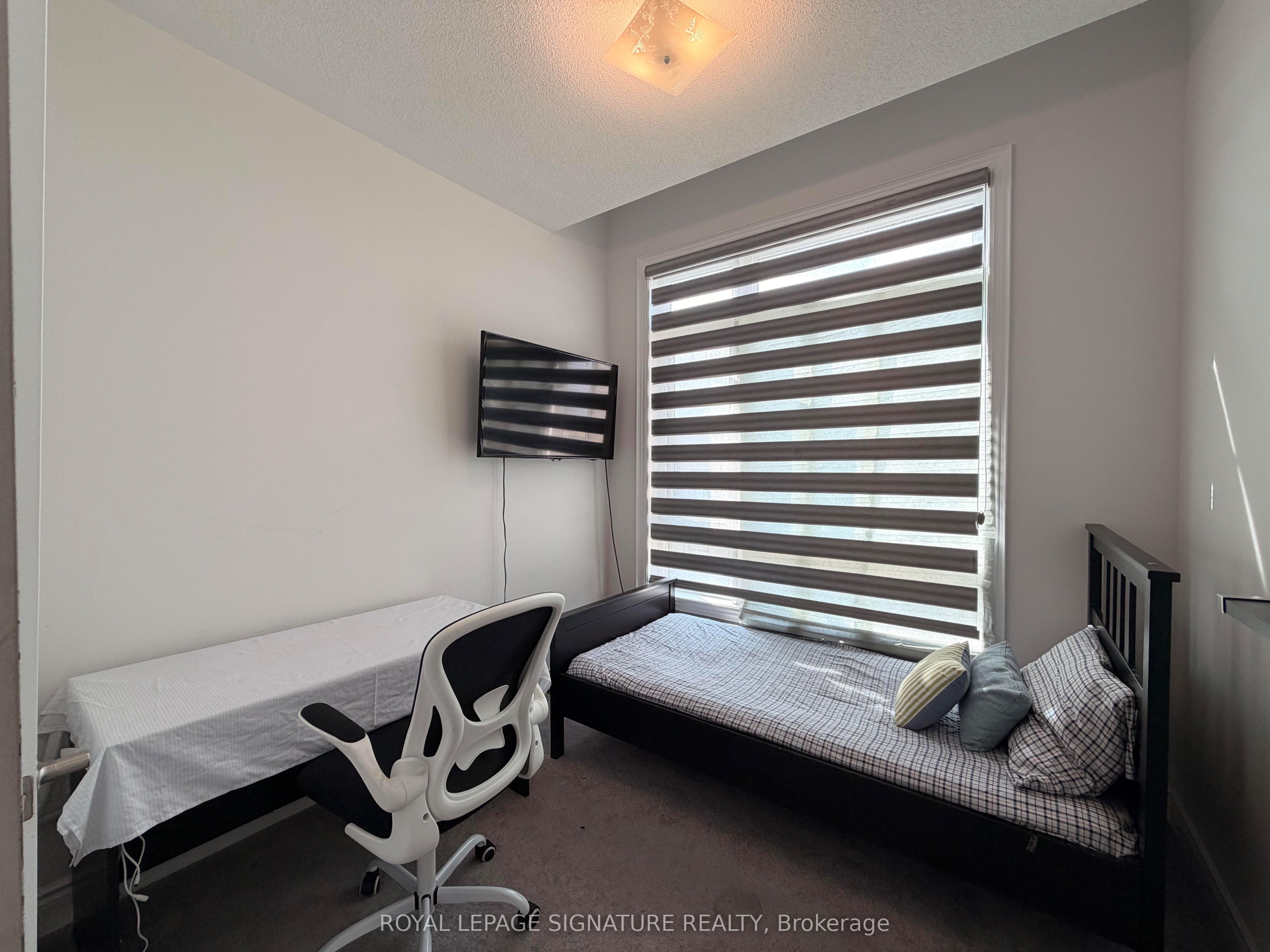 52 Tennant Circle, Vaughan, ON L4H 5L5 photo 4