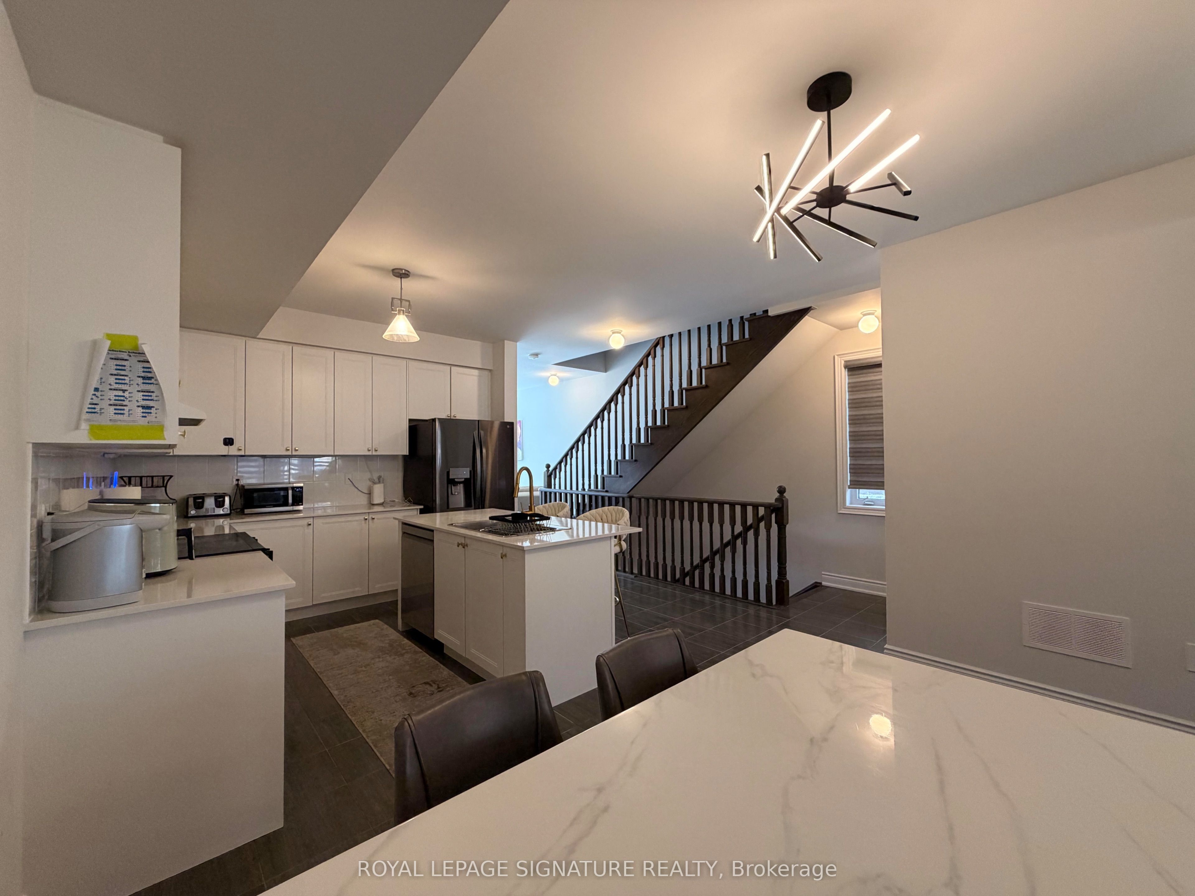 52 Tennant Circle, Vaughan, ON L4H 5L5 photo 5