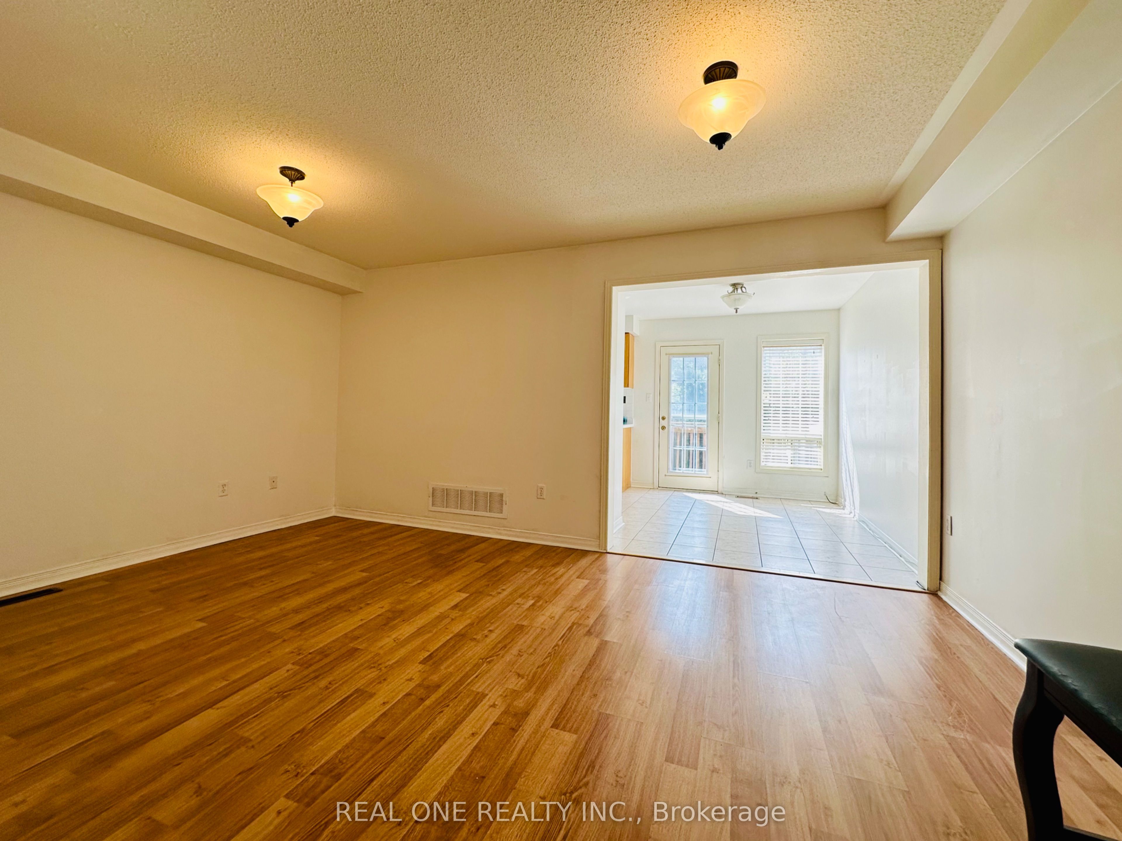 104 Revelstoke Crescent, Richmond Hill, ON L4B 4T4 photo 5