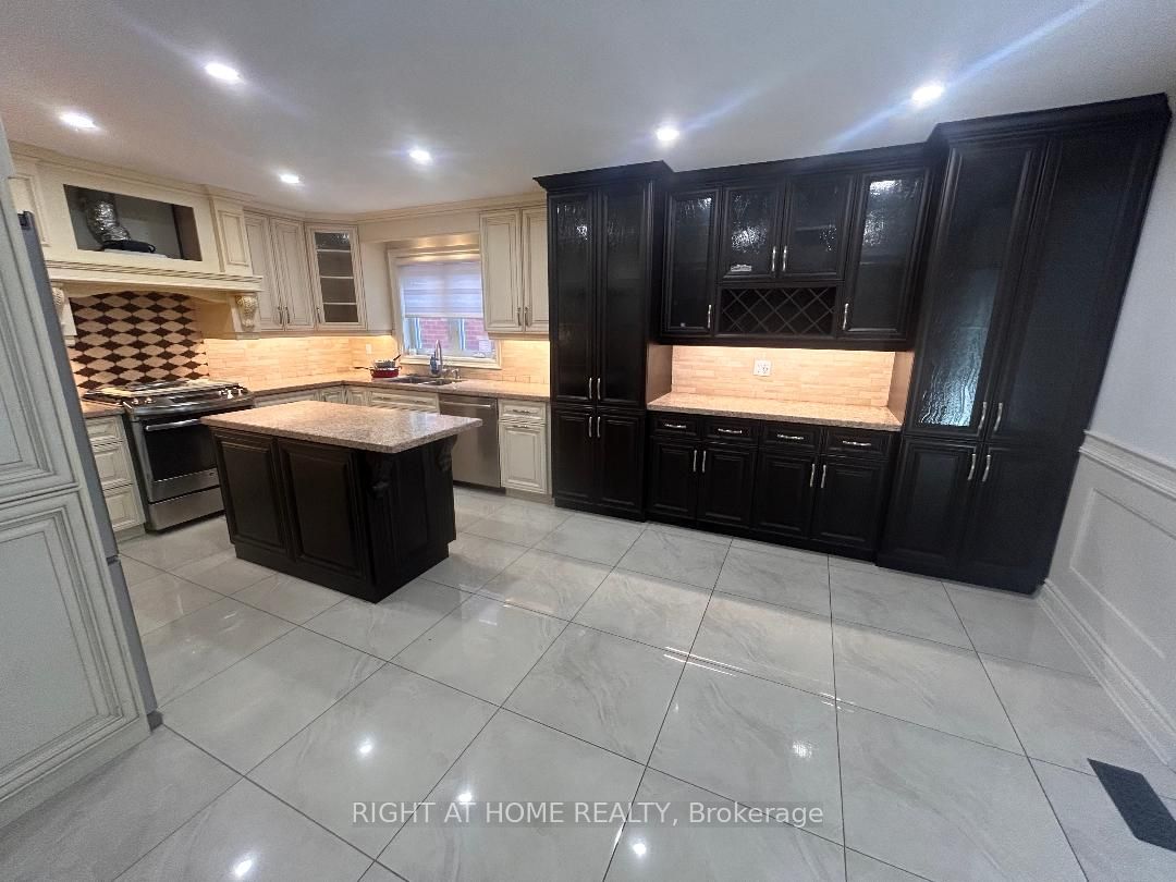 36 N Ellerby Square N, Vaughan, ON L4L 1N1 photo 3