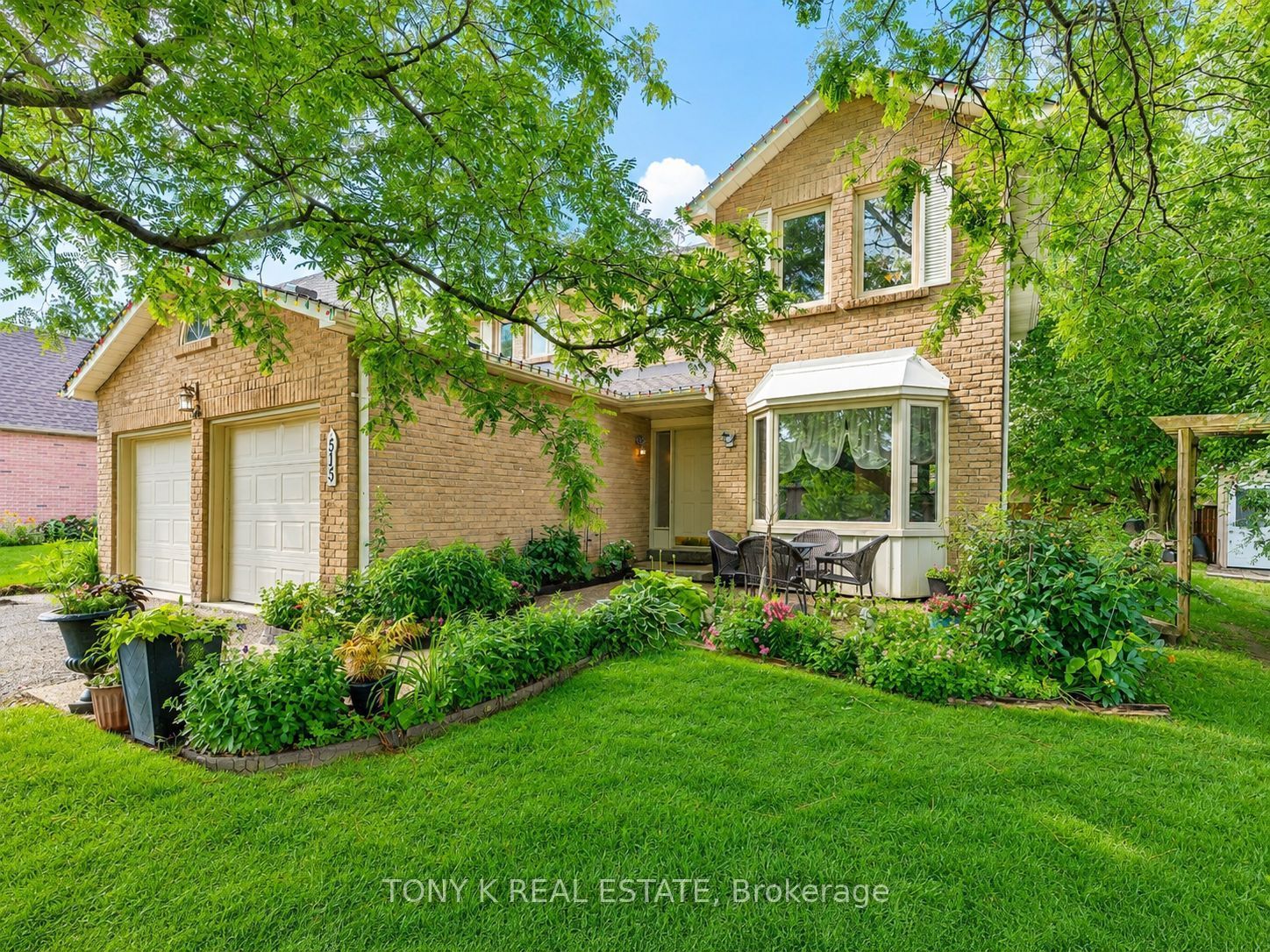 515 London Road, Newmarket, ON L3Y 6E4