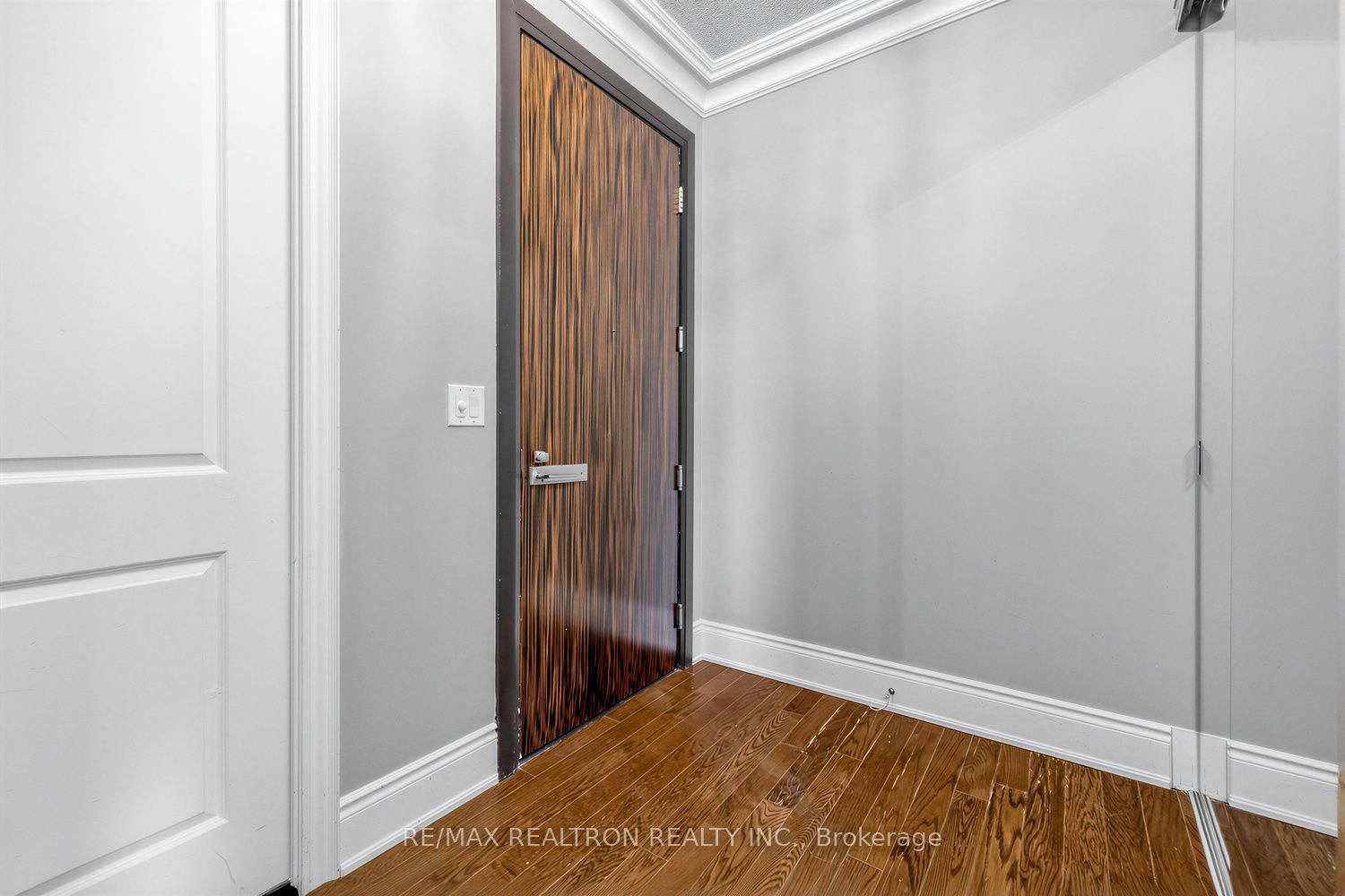 253 South Park Road Ph# 2, Markham, ON L3T 0B4 photo 4
