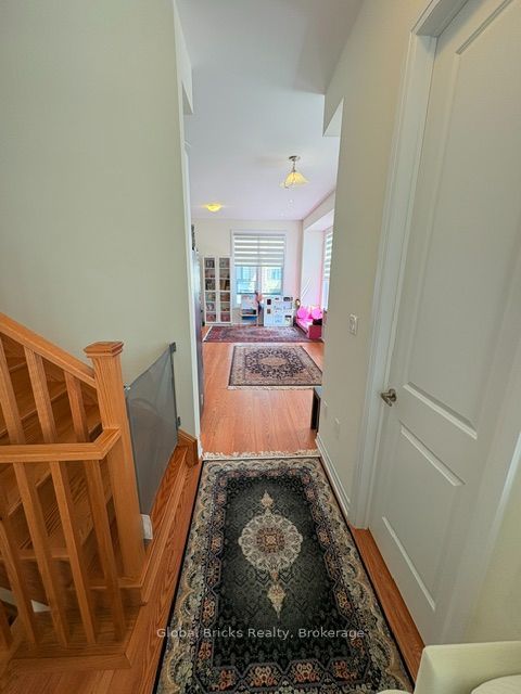 64 Seine Lane E, Richmond Hill, ON L4E 3R9 photo 3