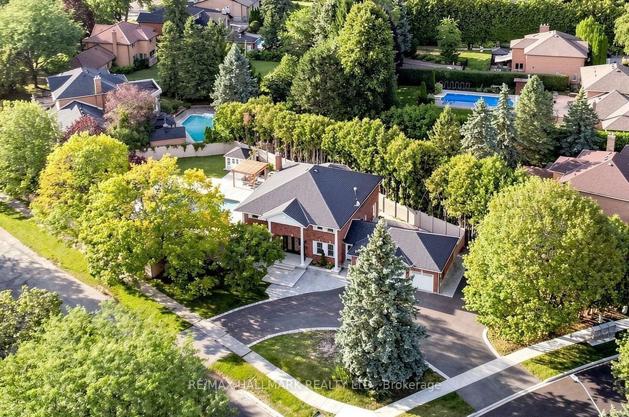 8 Beaufort Hills Road, Richmond Hill, ON L4E 2N5