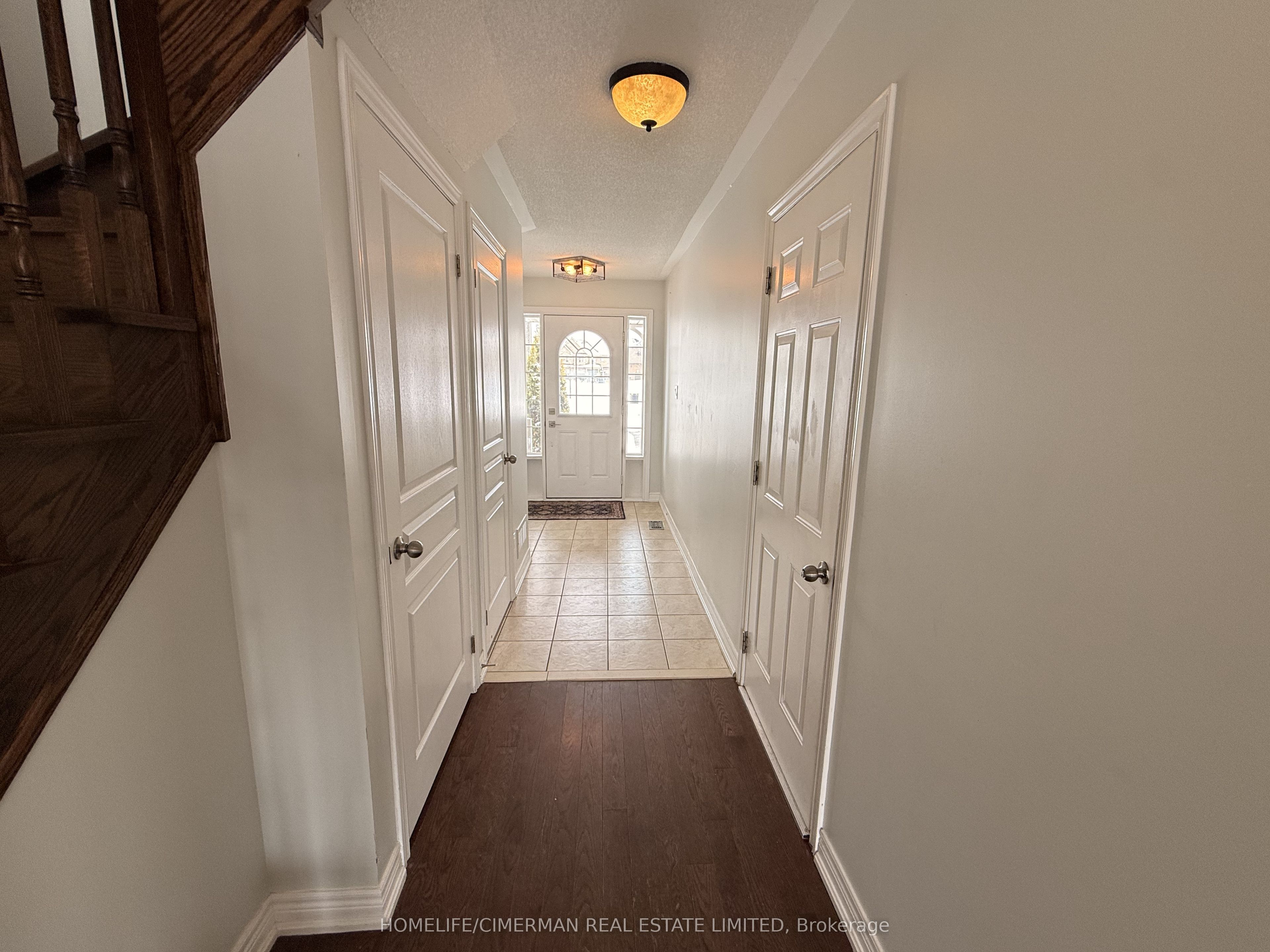 26 Wyndham Circle, Georgina, ON L0E 1R0 photo 3