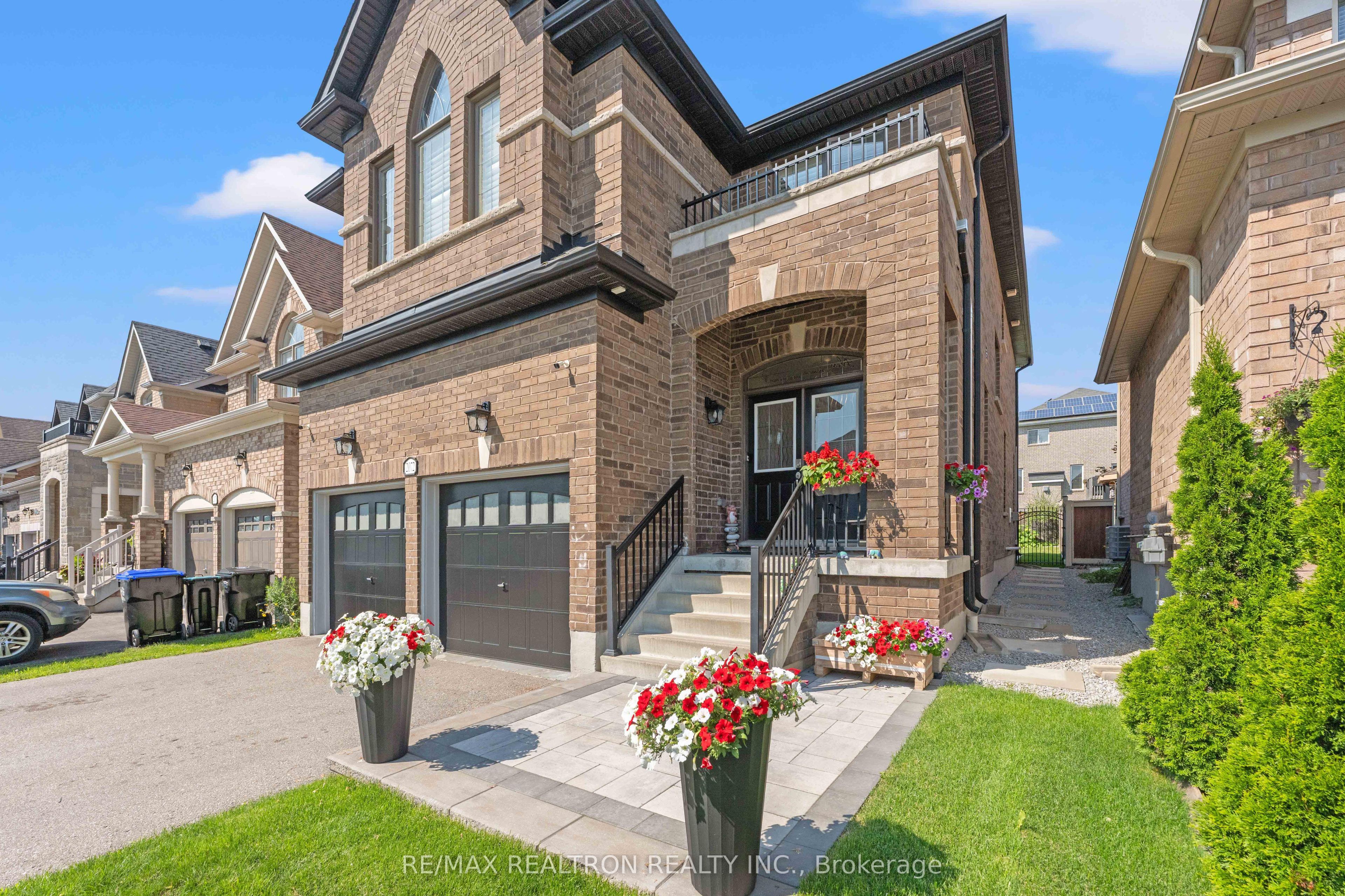 2072 Allison Street, Innisfil, ON L9S 0K7 photo 2