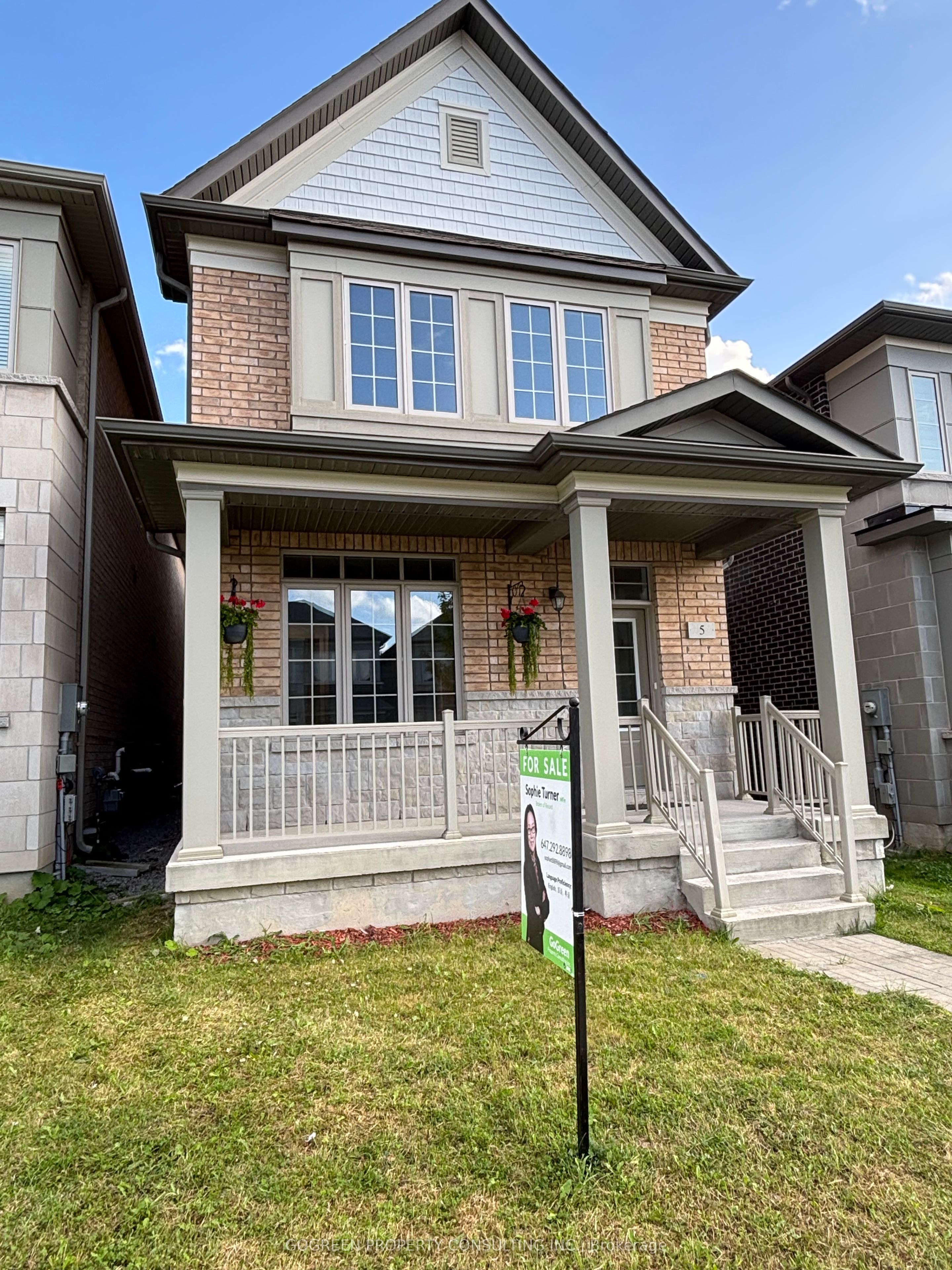 5 Applegate Drive, East Gwillimbury, ON L9N 0R2