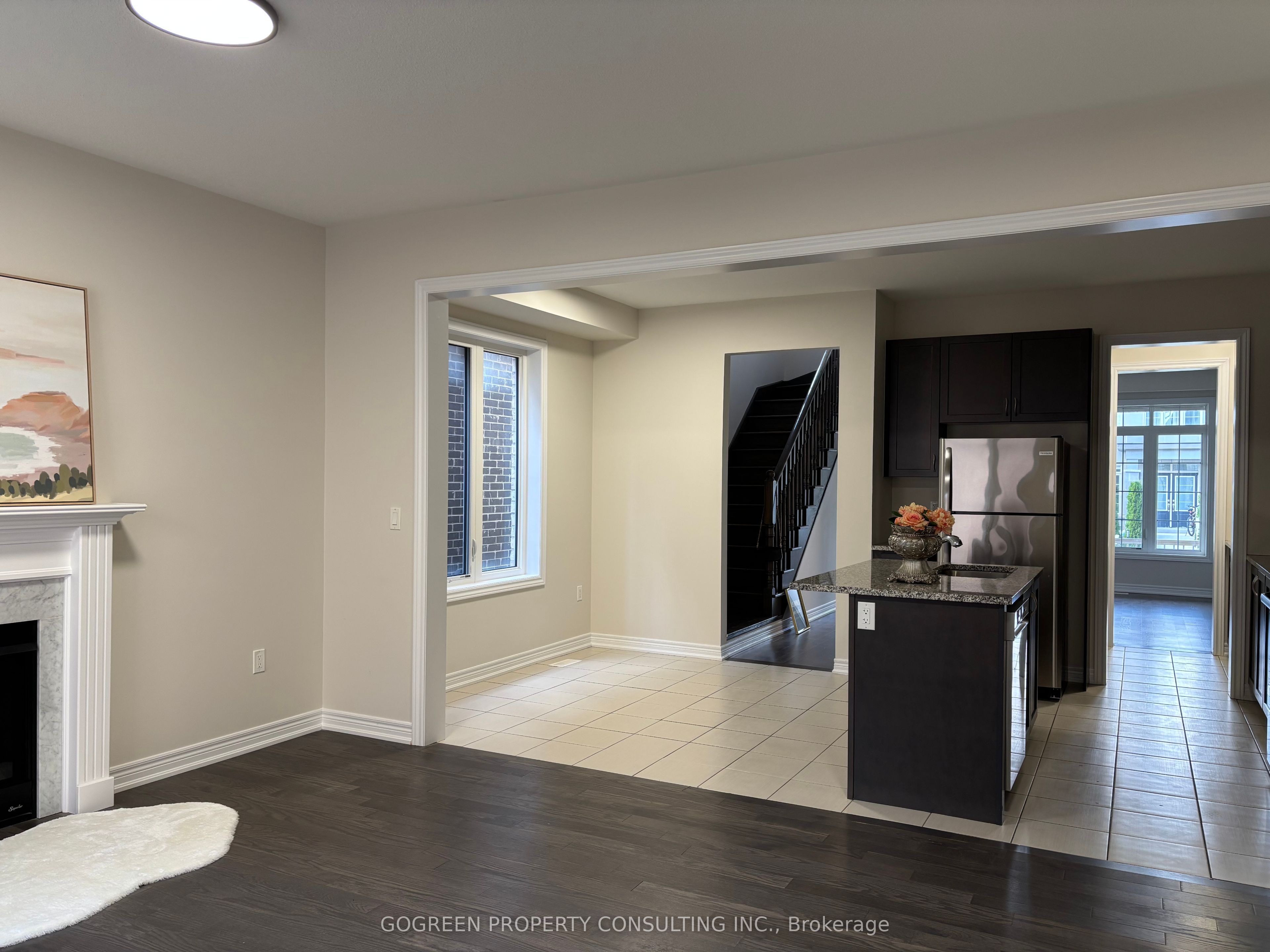 5 Applegate Drive, East Gwillimbury, ON L9N 0R2 photo 4