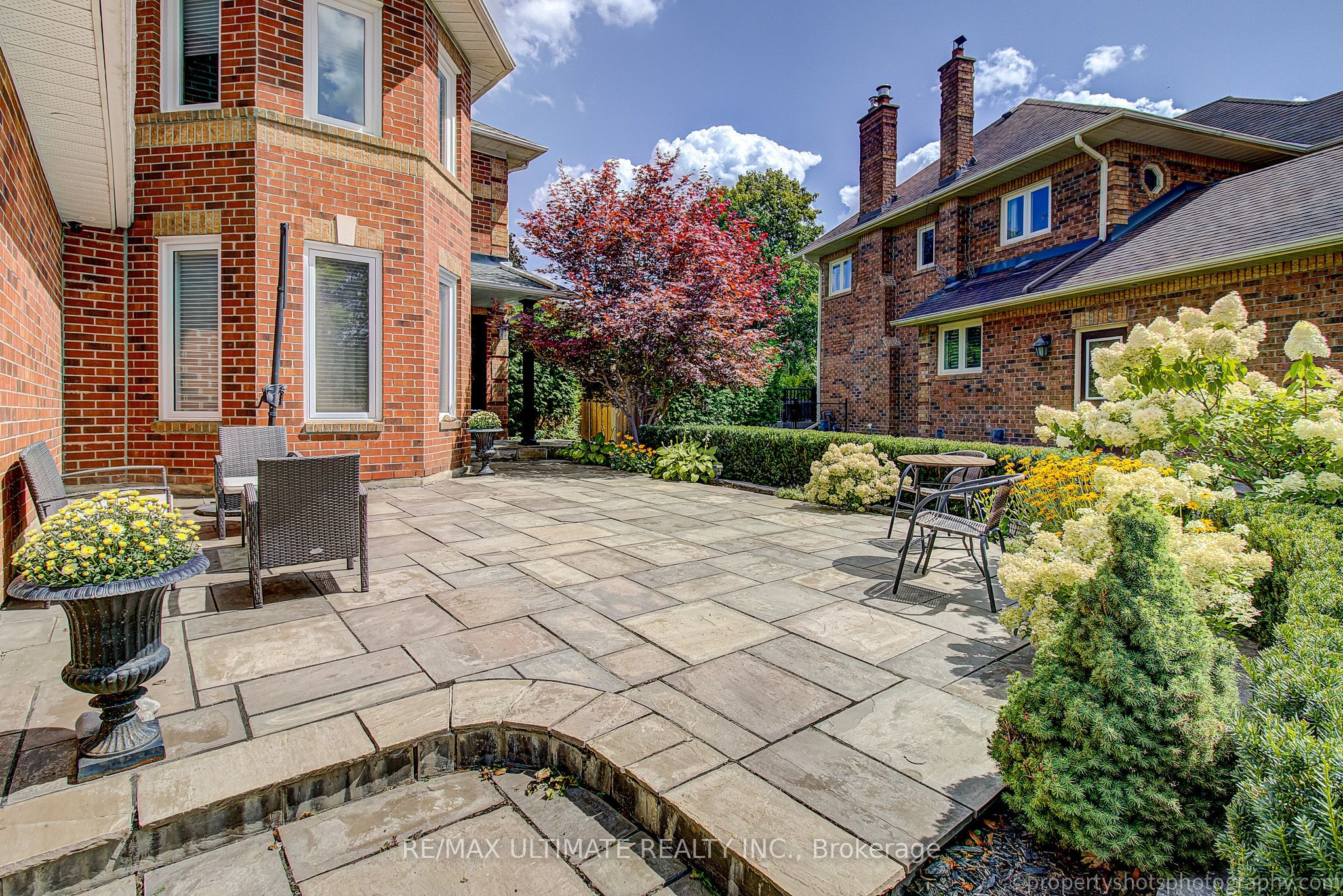 351 Fairway Gardens, Newmarket, ON L3X 1B4 photo 4