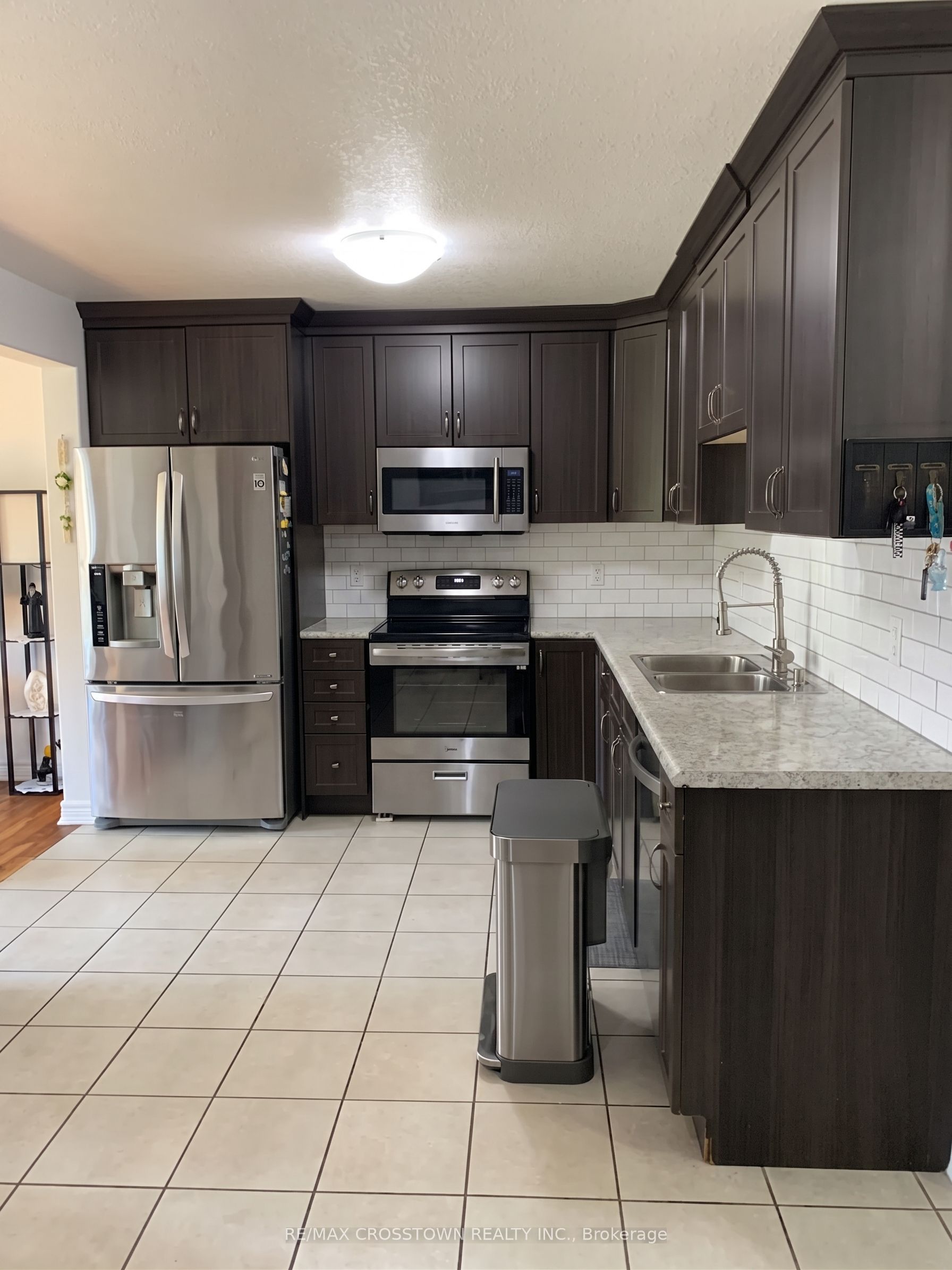 153 Hutchinson Drive, New Tecumseth, ON L9R 0P6 photo 5