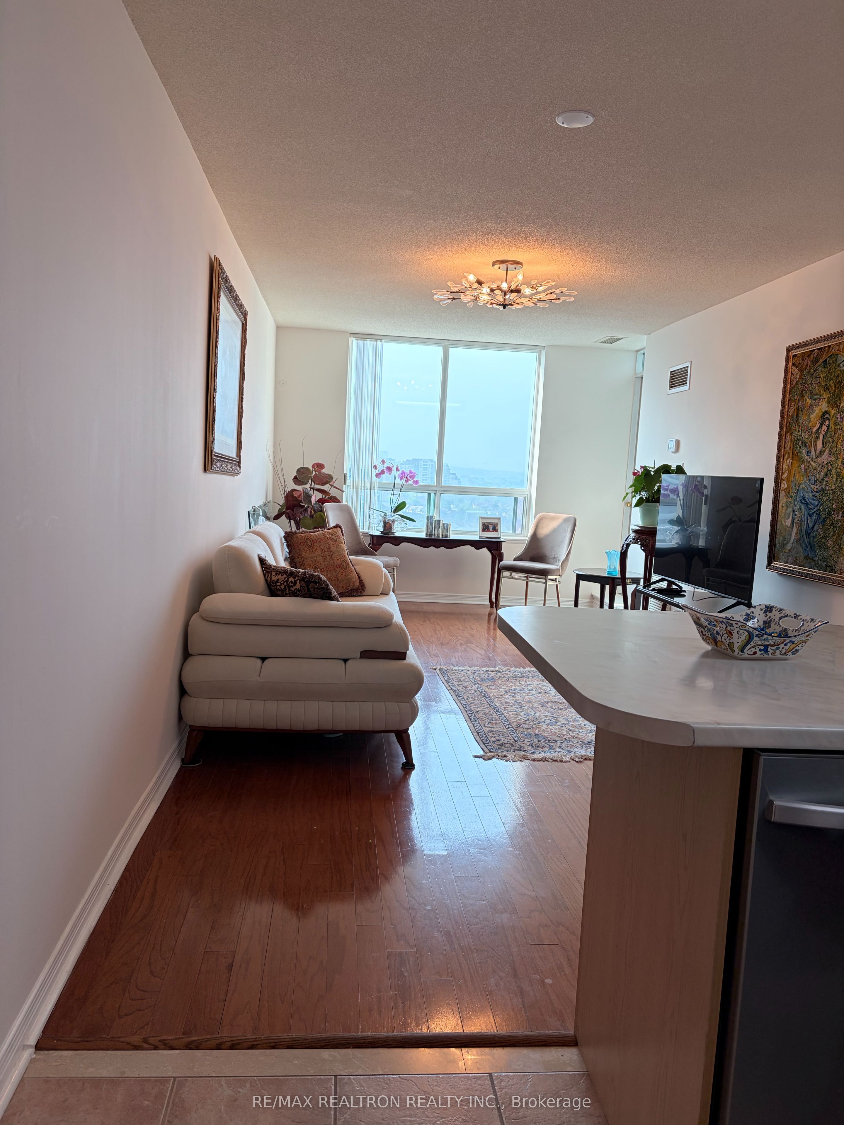 23 Oneida Crescent PH13, Richmond Hill, ON L4B 0A2 photo 5