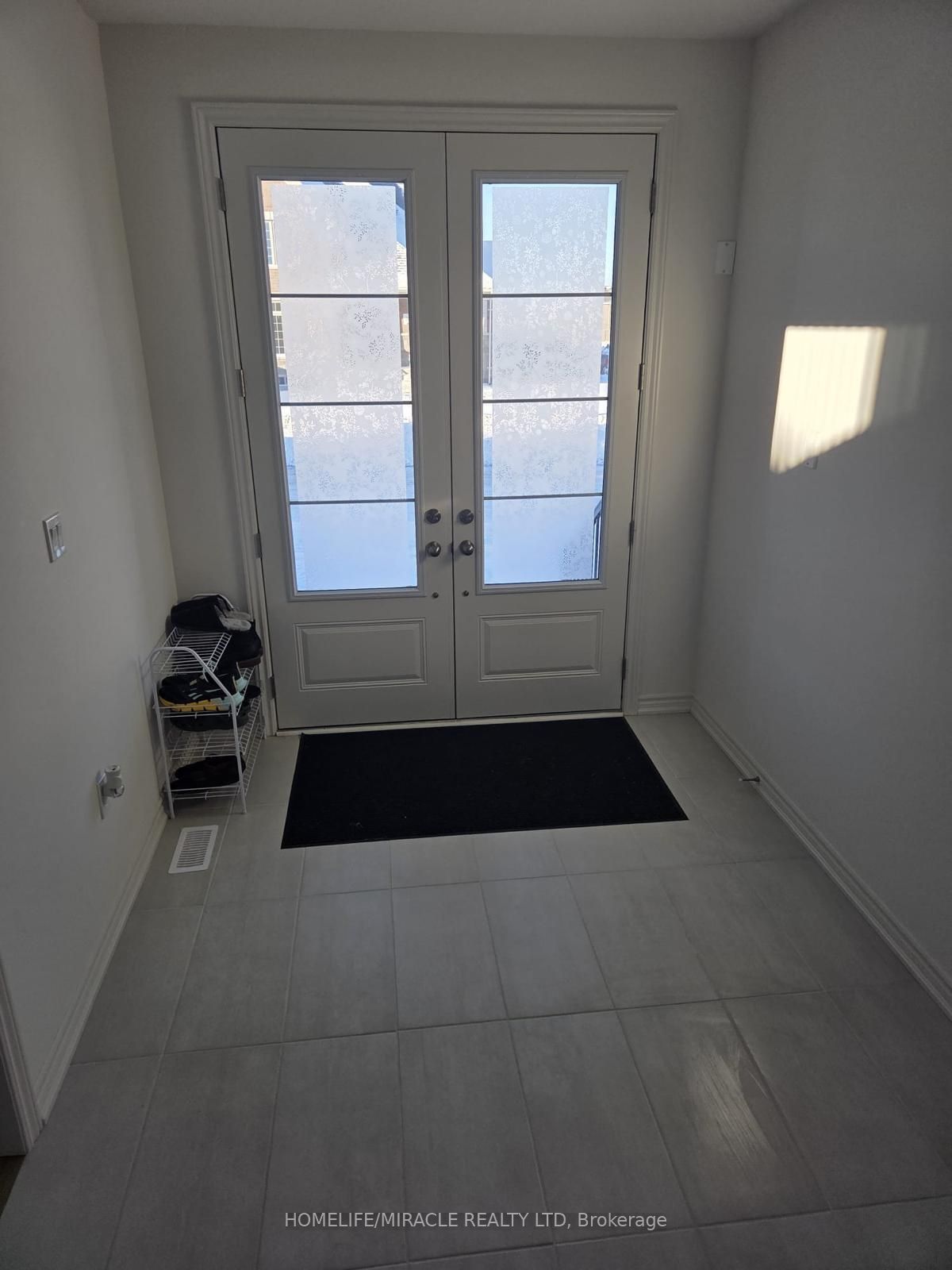 14 Mayapple Street, Adjala-Tosorontio, ON L0G 1W0 photo 3