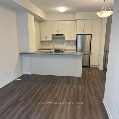 39 Honeycrisp Crescent 81, Vaughan, ON L4K 0N6 photo 3