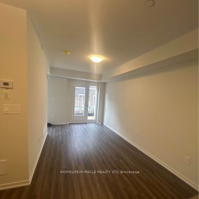 39 Honeycrisp Crescent 81, Vaughan, ON L4K 0N6 photo 5