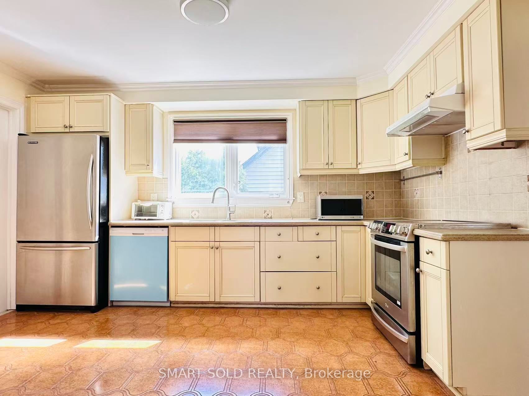 22 Hemingway Crescent Main & Upper Floor, Markham, ON L3R 2A4 photo 5