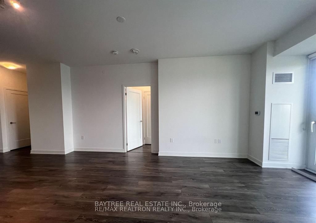 105 Oneida Crescent 1107, Richmond Hill, ON L4B 0H6 photo 5
