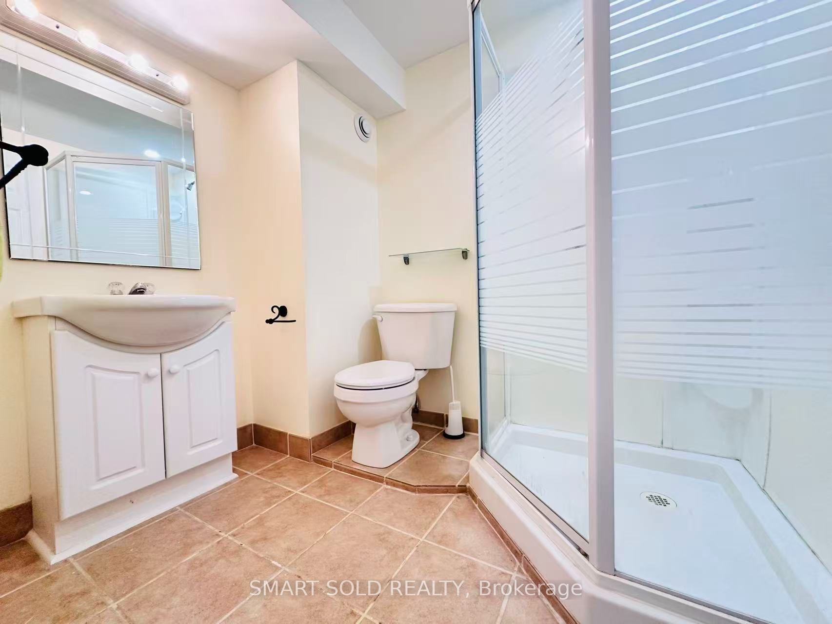 22 Hemingway Crescent Basement, Markham, ON L3R 2A4 photo 5
