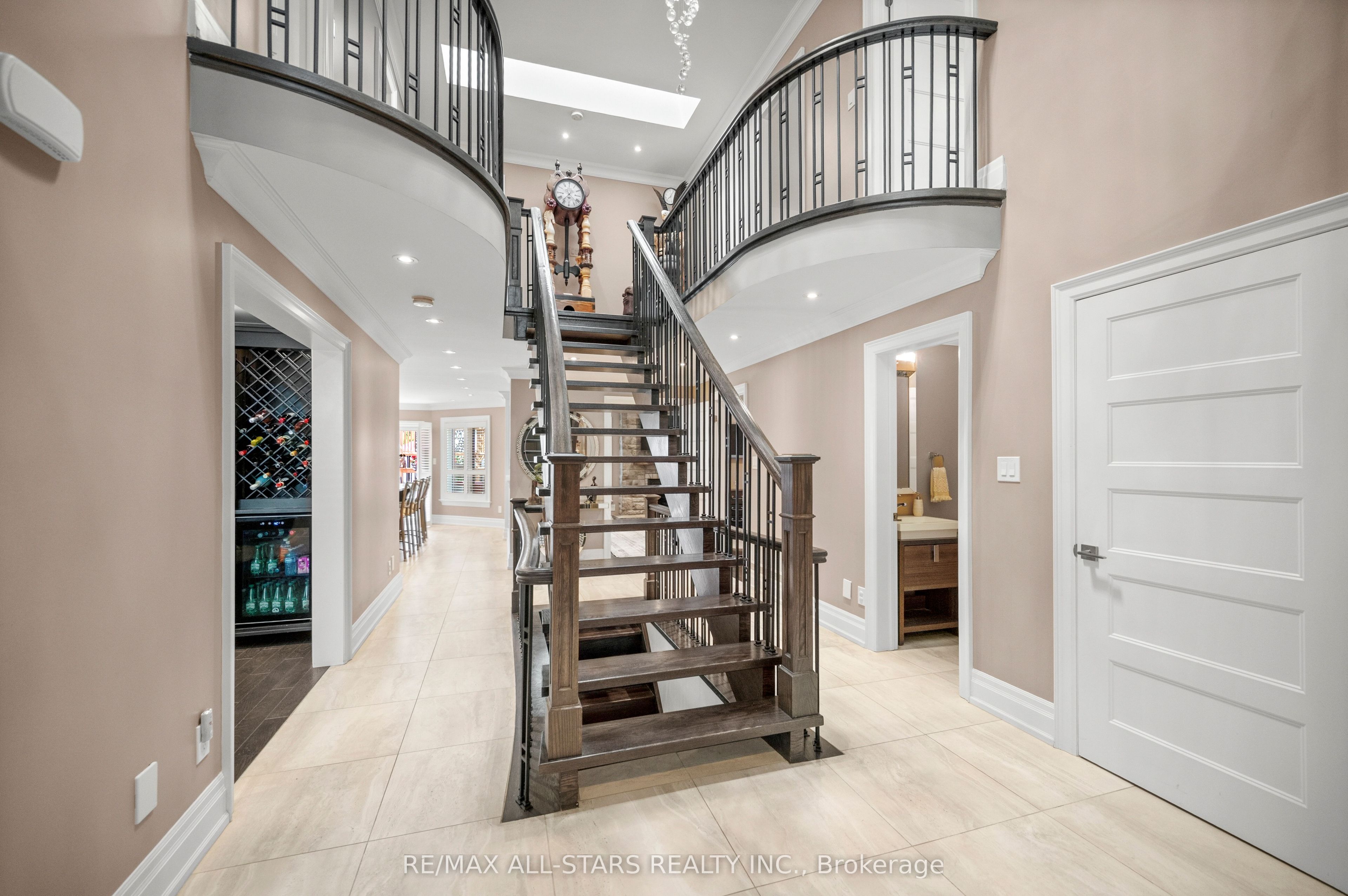 139 Rhodes Circle, Newmarket, ON L3X 1V2 photo 5
