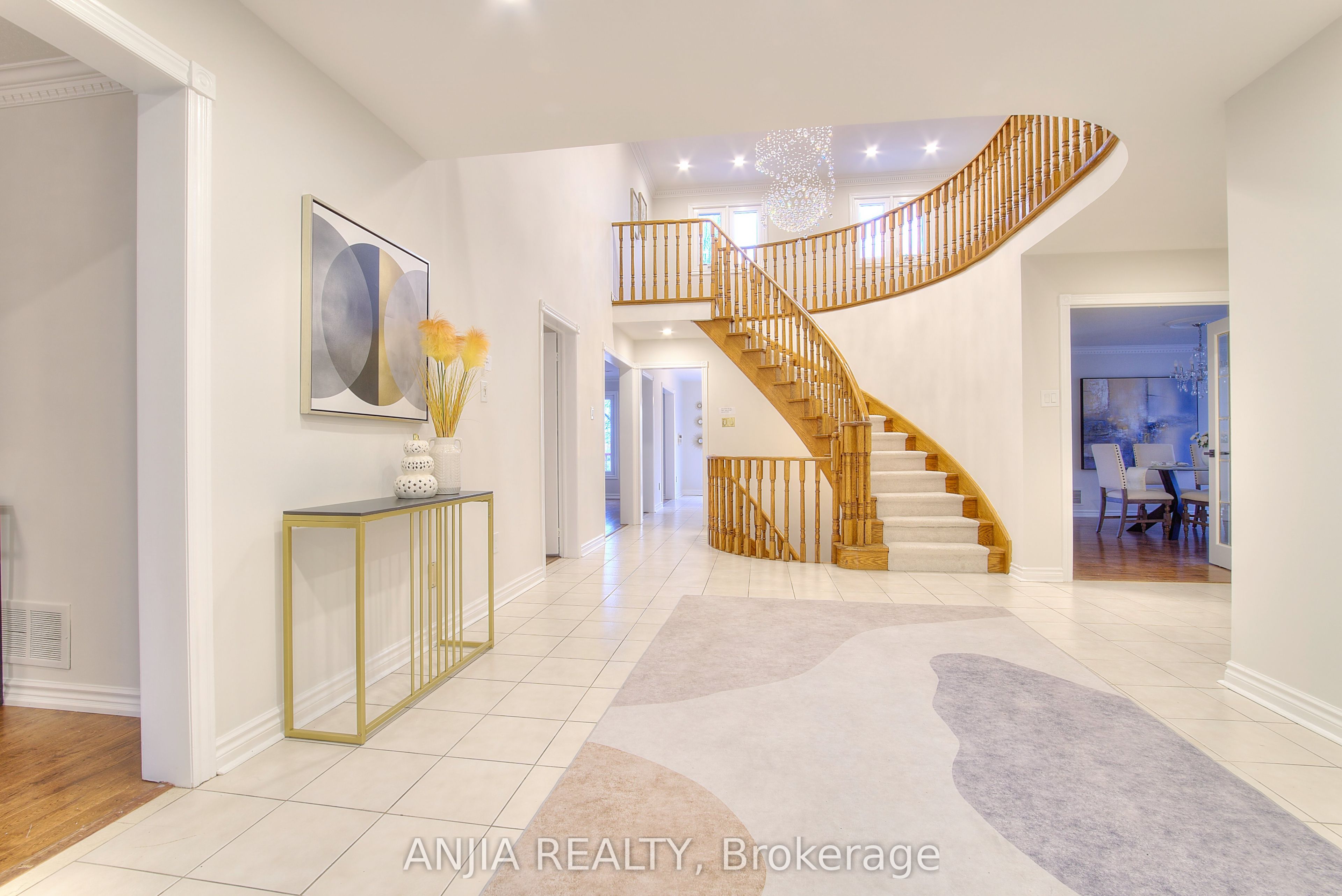 22 Chiltern Hill, Richmond Hill, ON L4B 3B8 photo 2
