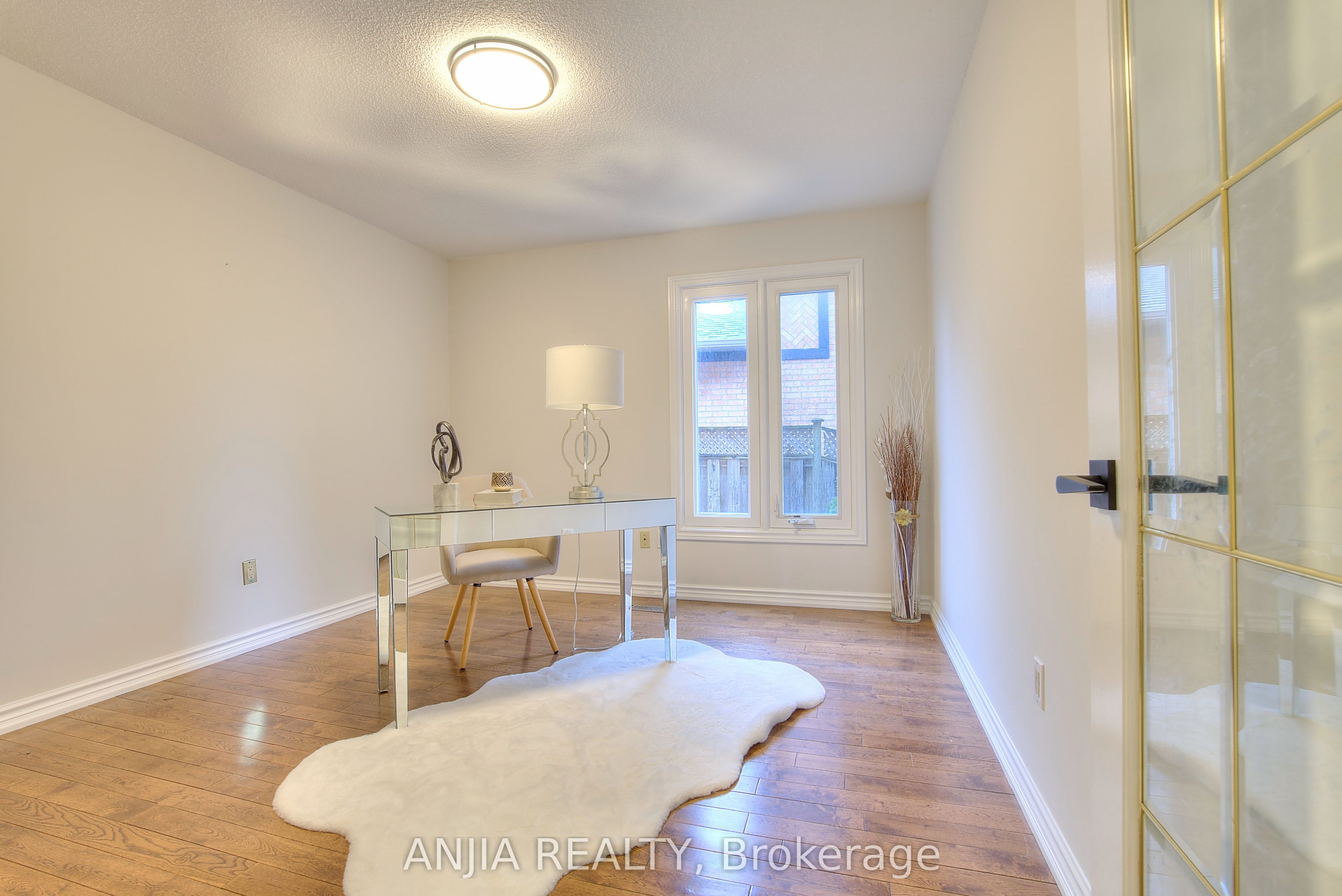 22 Chiltern Hill, Richmond Hill, ON L4B 3B8 photo 4
