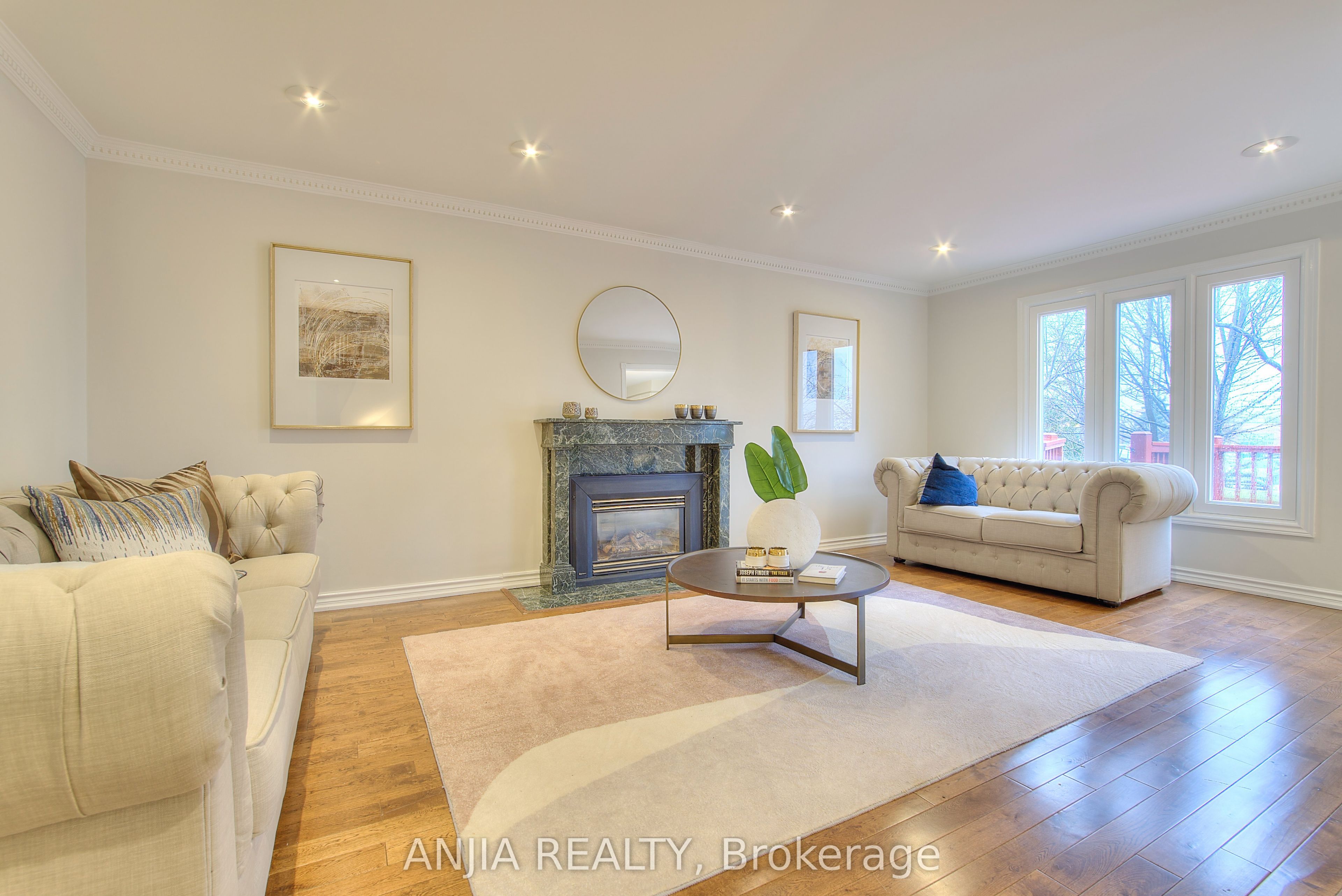 22 Chiltern Hill, Richmond Hill, ON L4B 3B8 photo 5
