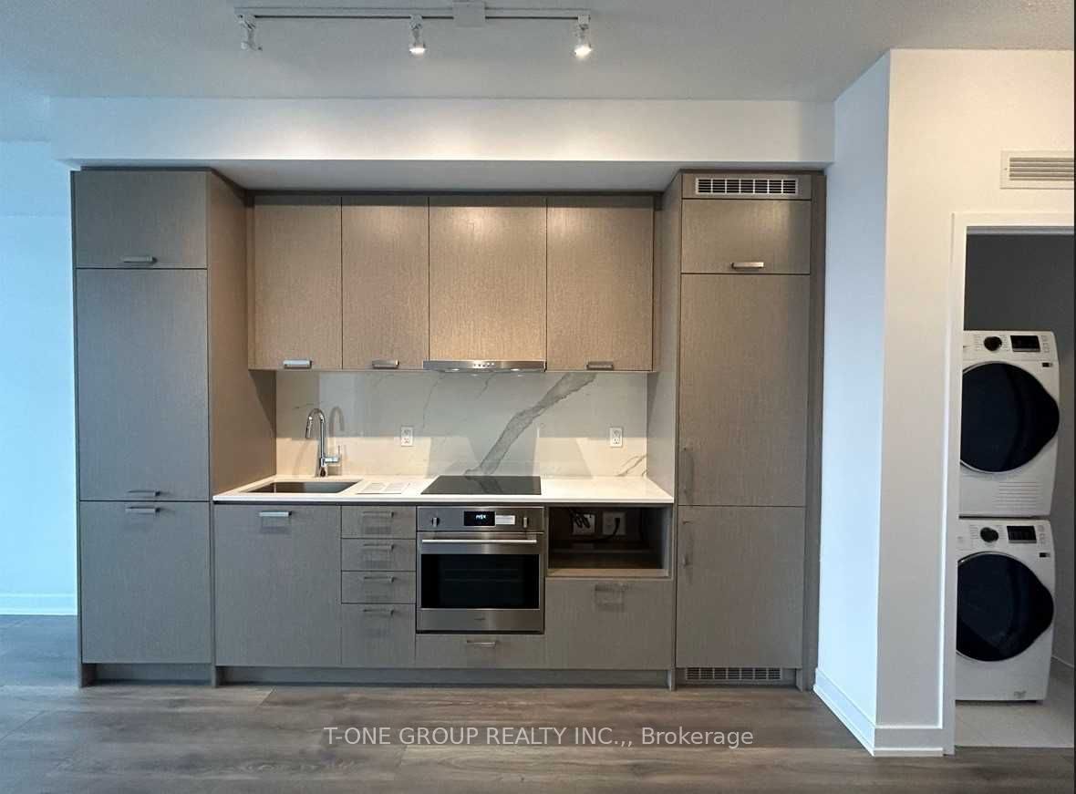 38 Honeycrisp Crescent 1512, Vaughan, ON L4K 0M8 photo 2