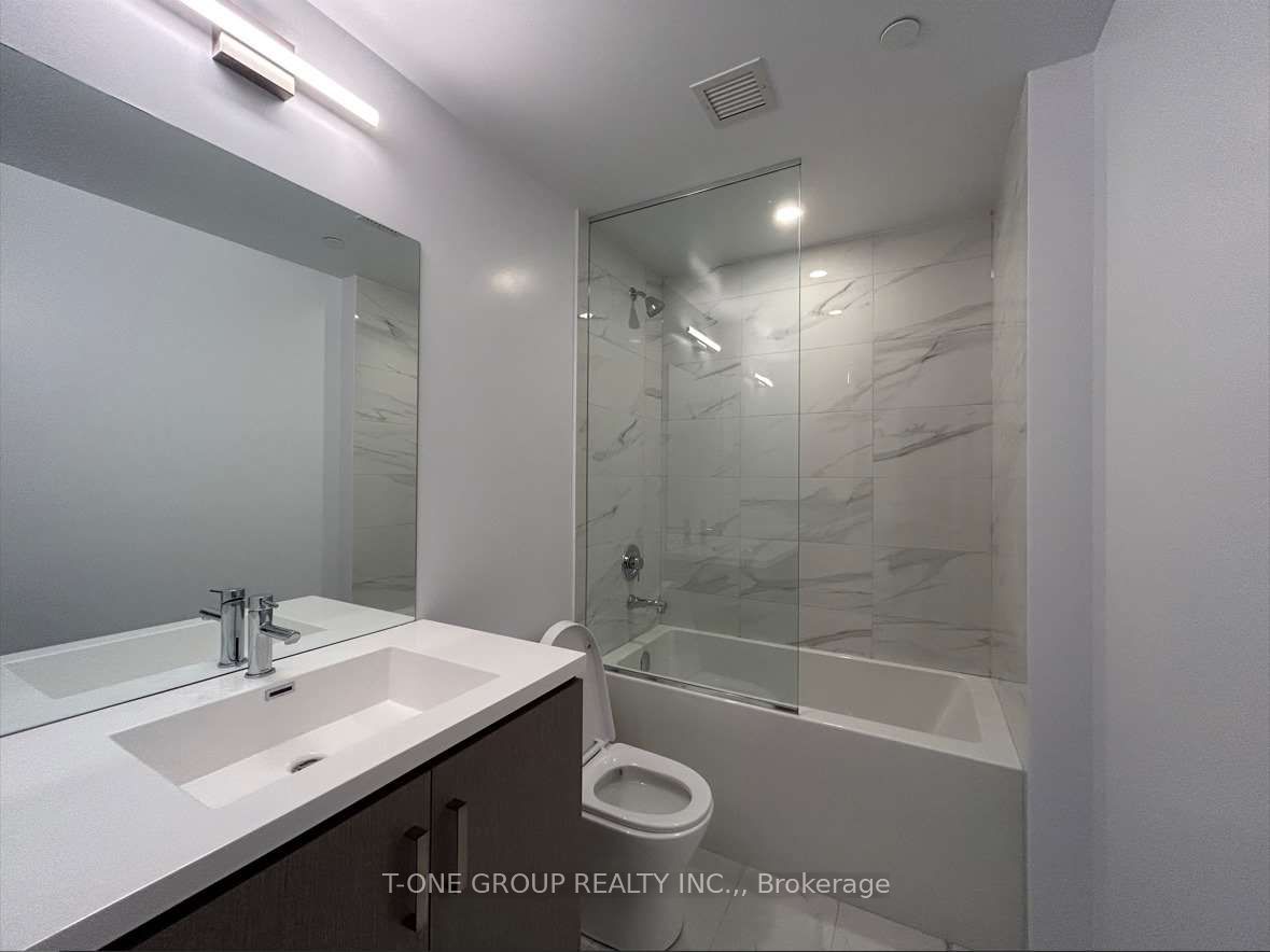 38 Honeycrisp Crescent 1512, Vaughan, ON L4K 0M8 photo 5