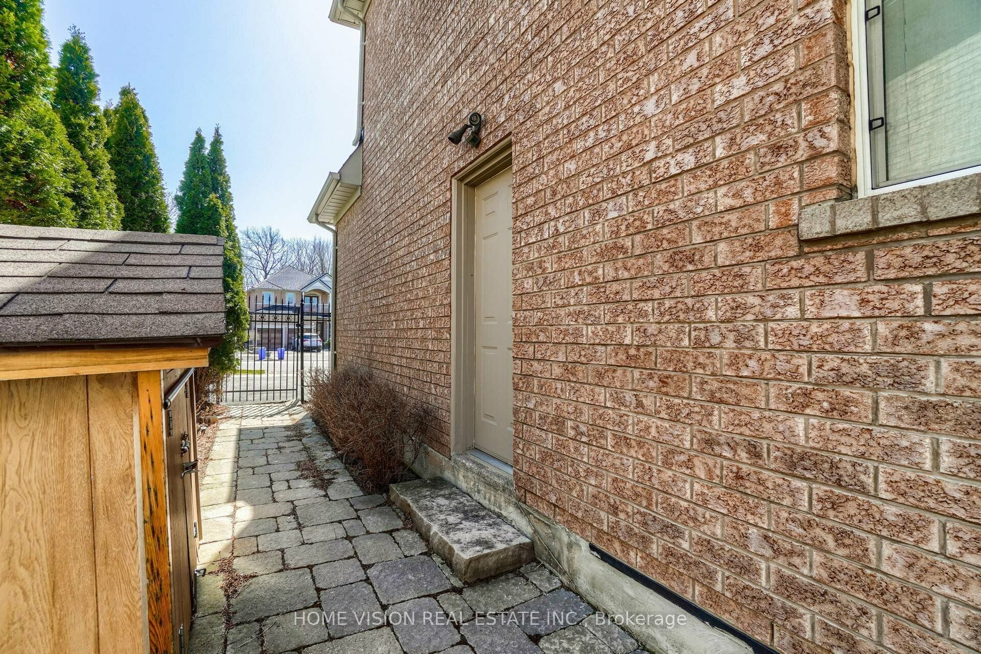 24 E Sandbanks Drive E BSMT, Richmond Hill, ON L4E 4K7 photo 3