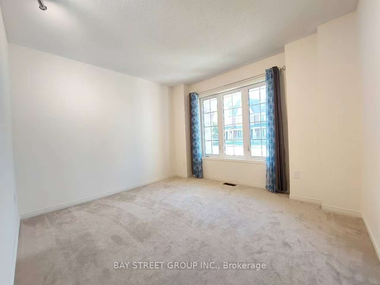 59 William F Bell Parkway, Richmond Hill, ON L4S 0K1 photo 2