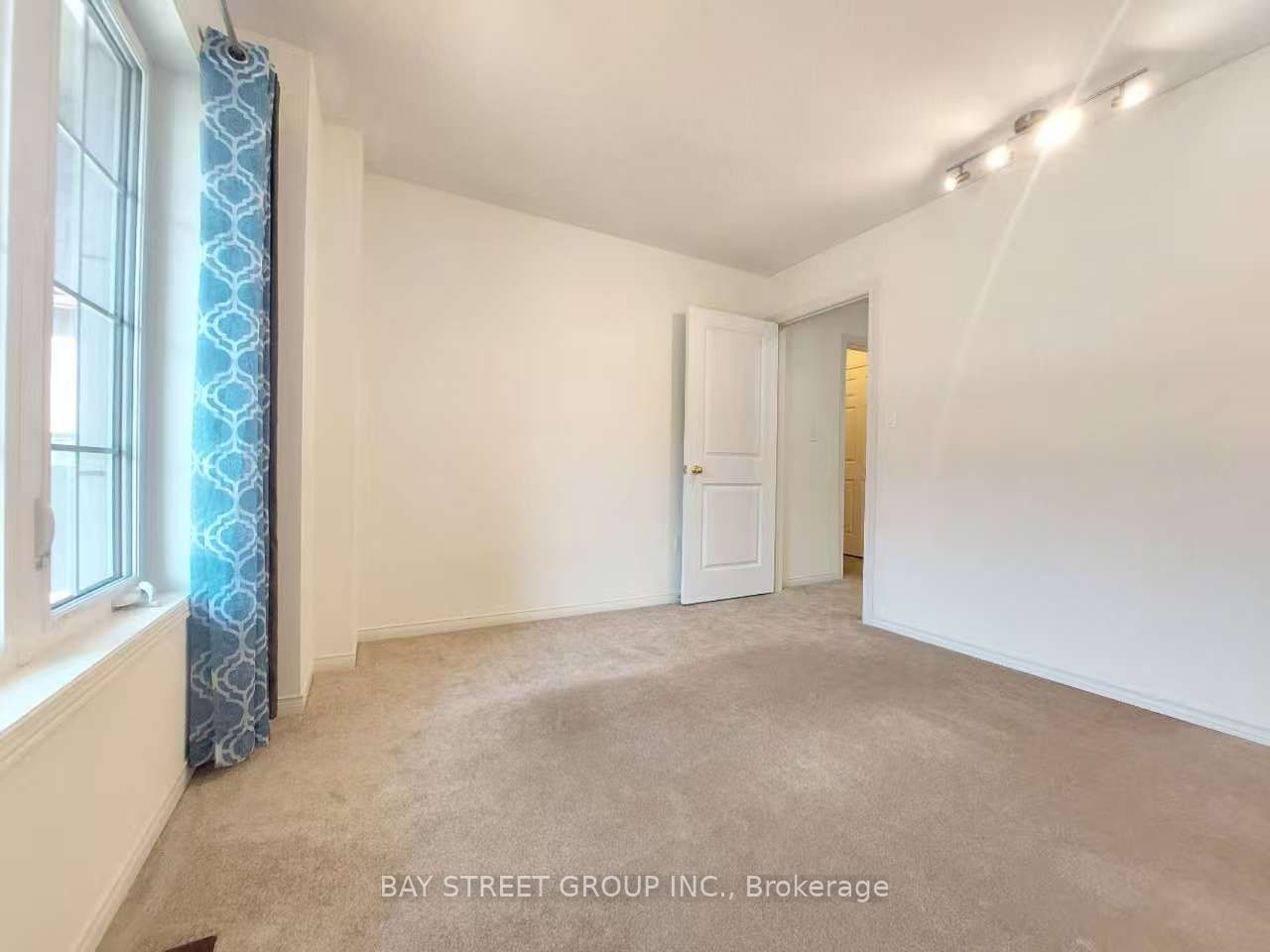 59 William F Bell Parkway, Richmond Hill, ON L4S 0K1 photo 4