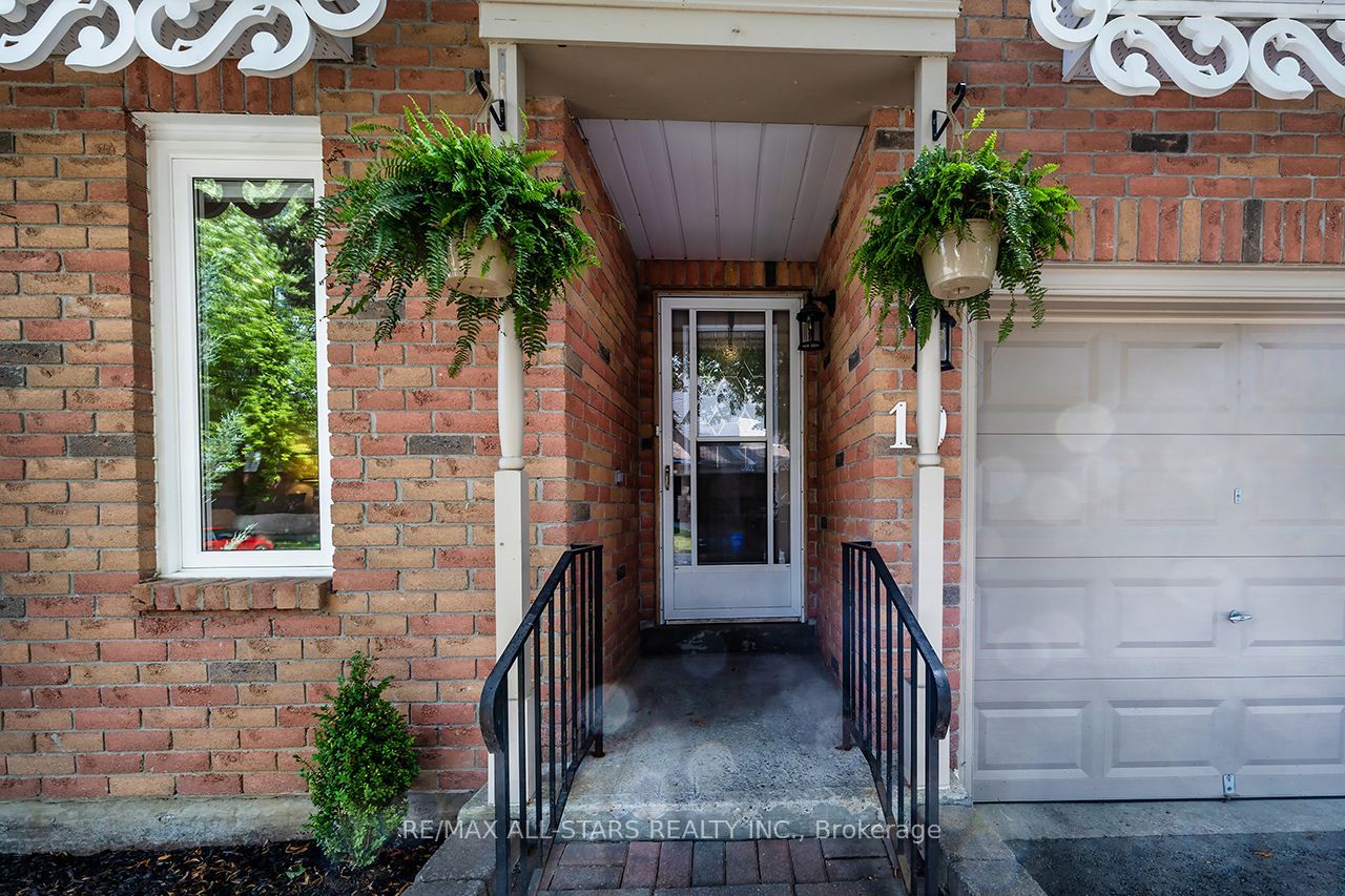 19 Adams Court 19, Uxbridge, ON L9P 1G2 photo 2
