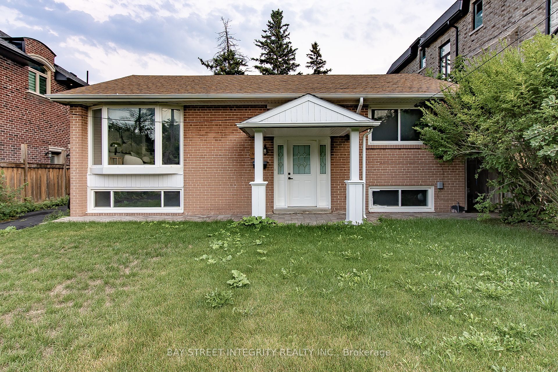 Basement 448 Fernleigh Circle S, Richmond Hill, ON L4C 1E6