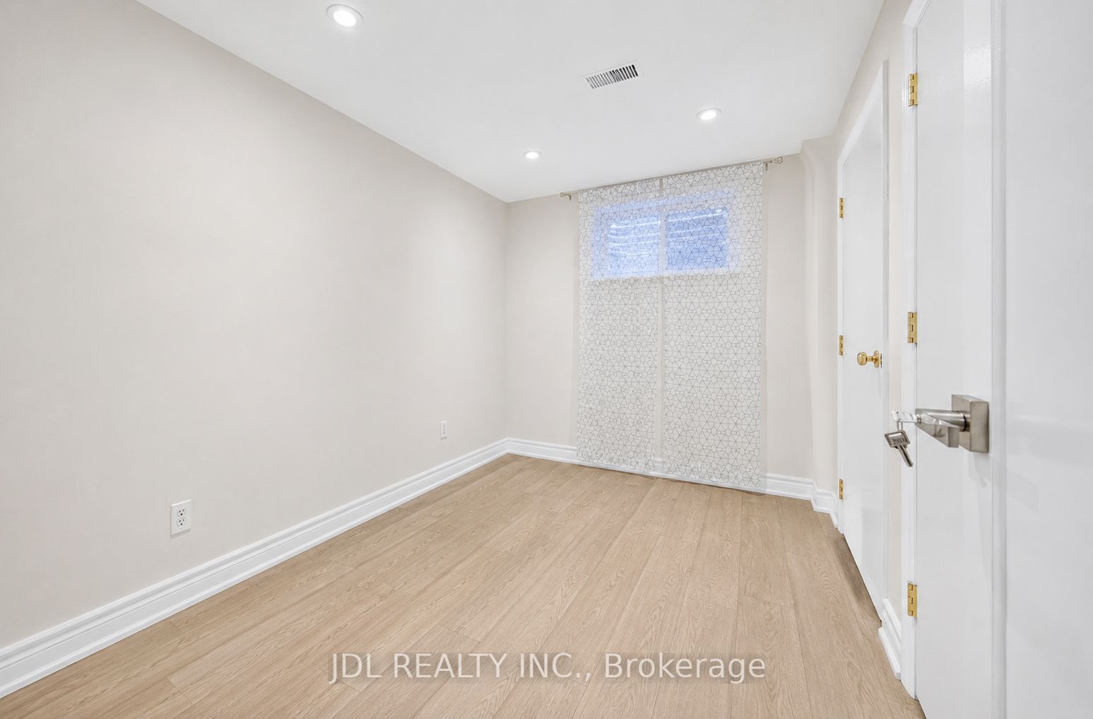 6 Willowgate Drive Bsmt, Markham, ON L3P 1G2 photo 4