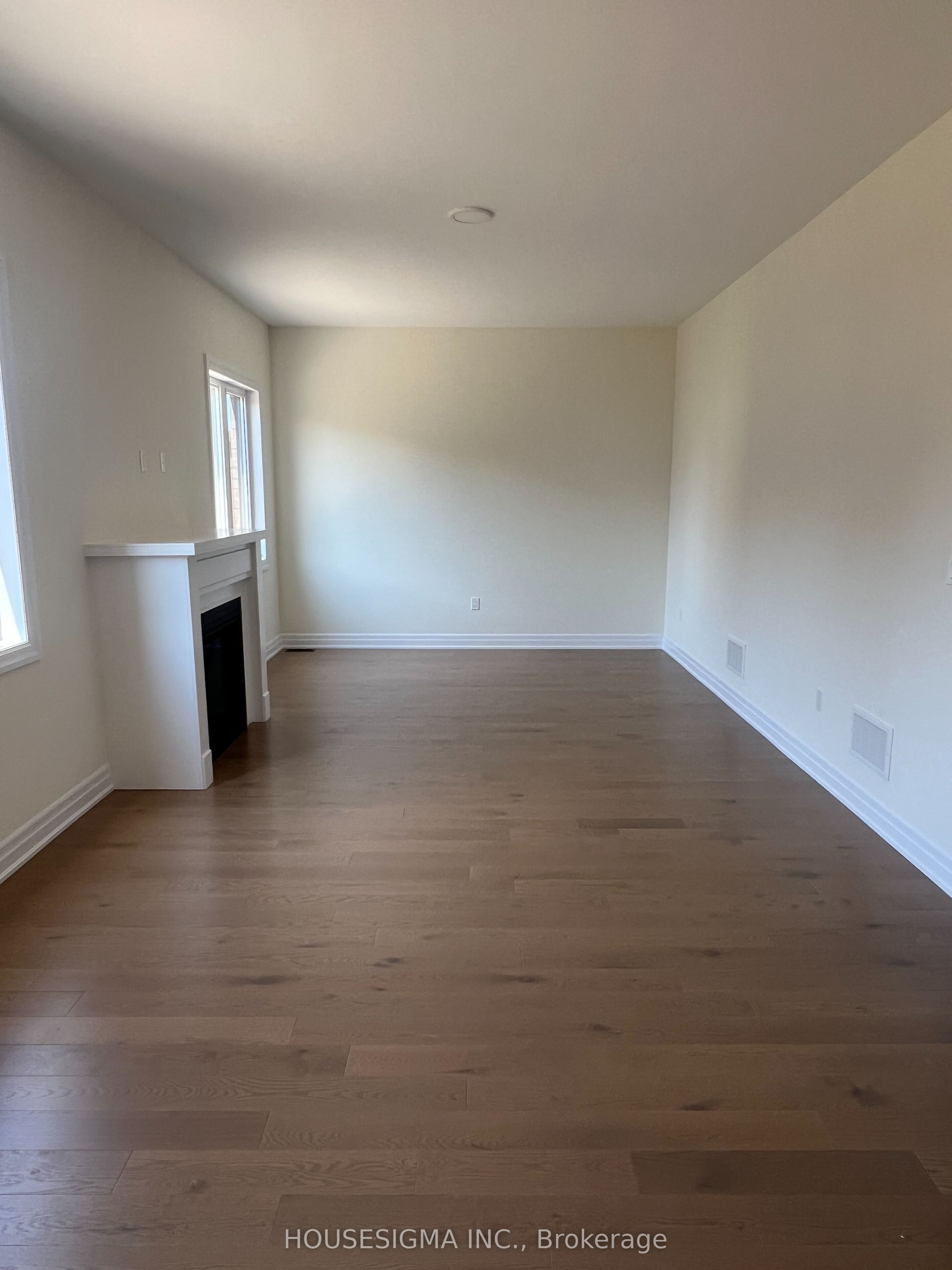 10 Max Bulmer Court, Georgina, ON L3X 3J9 photo 2