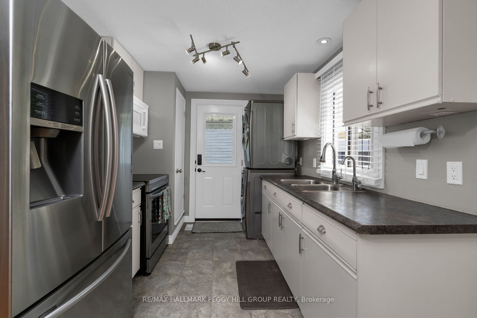 53 Corner Brook Trail, Innisfil, ON L9S 1N6 photo 5