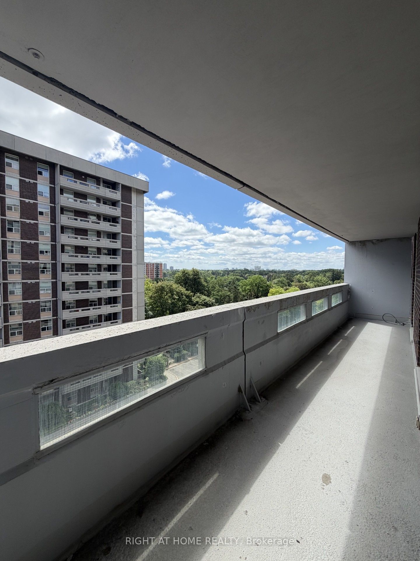 60 Inverlochy Boulevard 802, Markham, ON L3T 4T7 photo 3