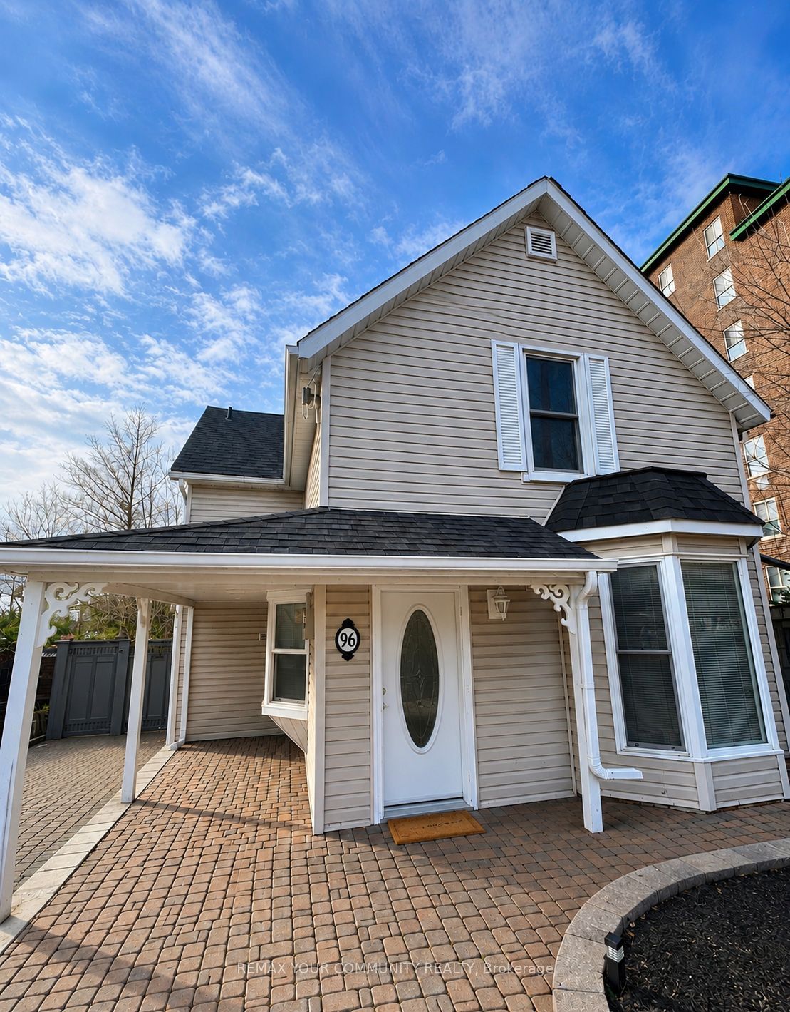 96 Gurnett Street Main, Aurora, ON L4G 1P6