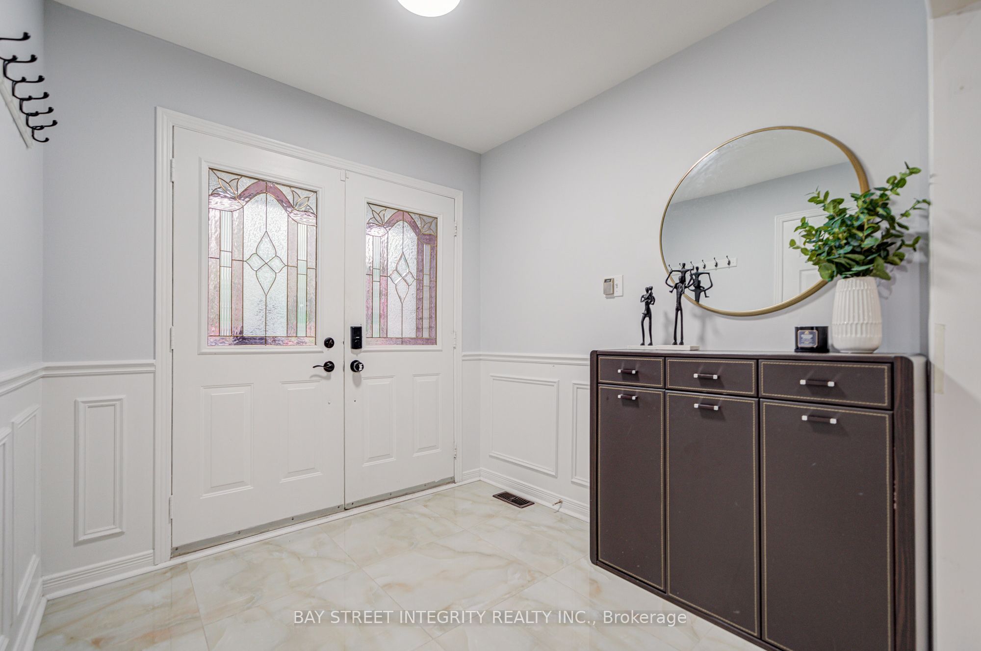 753 College Manor Drive, Newmarket, ON L3Y 8G6 photo 3