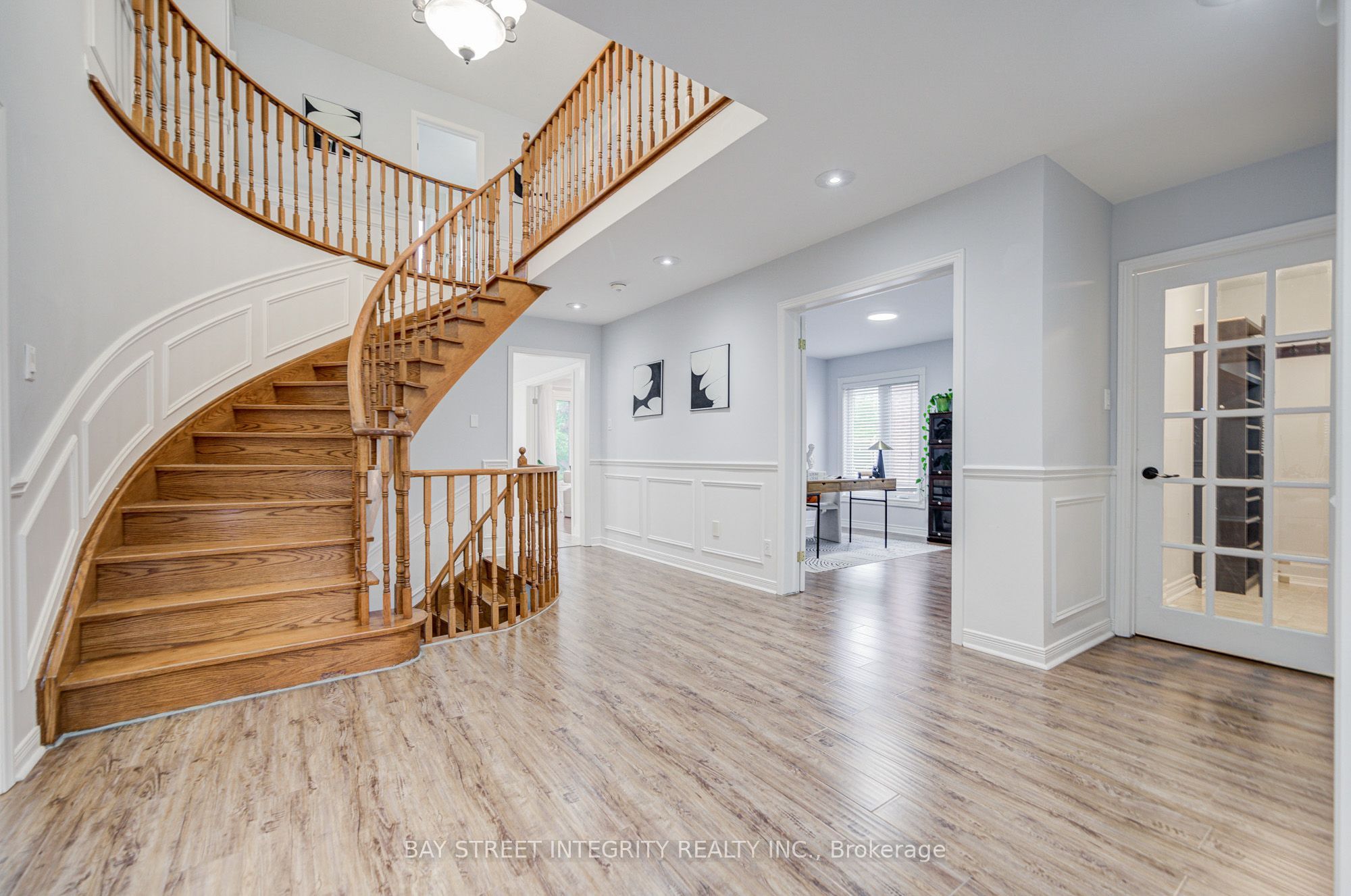 753 College Manor Drive, Newmarket, ON L3Y 8G6 photo 4