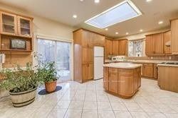 137 Arnold Avenue, Vaughan, ON L4J 1B8 photo 3