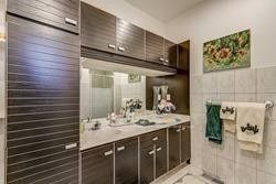 137 Arnold Avenue, Vaughan, ON L4J 1B8 photo 5